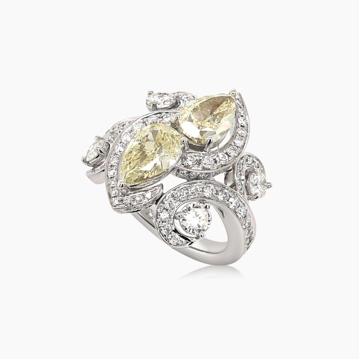 White & Pear Drop Shape Yellow Diamond 18K White Gold Sparkle Ring In New Condition For Sale In Oakton, VA
