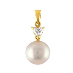 White Pearl and 0.30 Carat Diamond Gold Pendant Chain Necklace