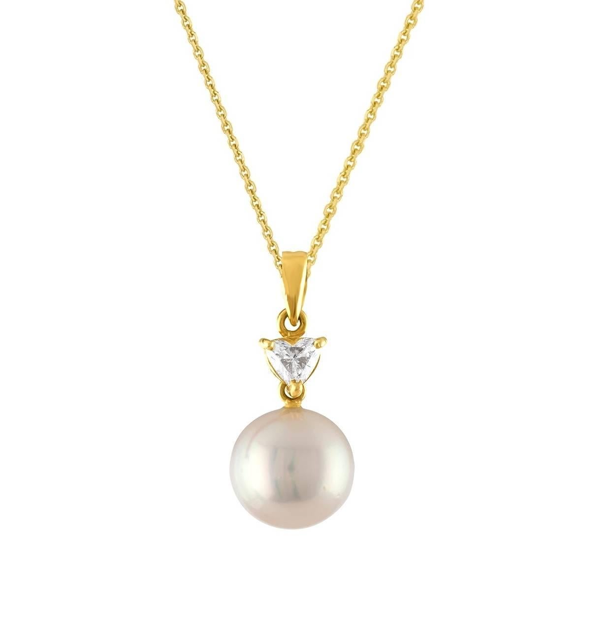 Chaîne collier à pendentif en or avec perles blanches et diamants de 0,30 carat en vente