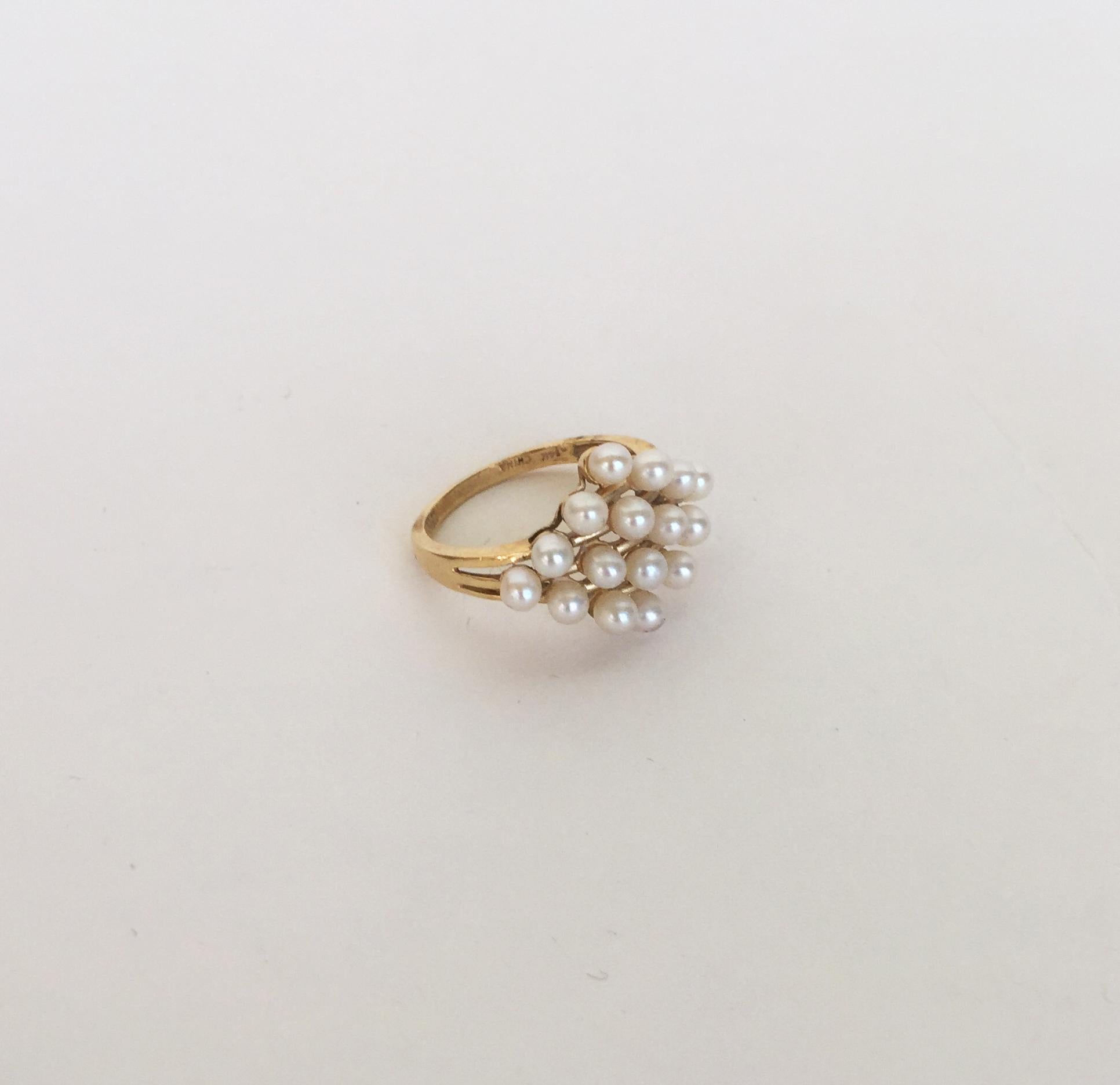 Marina J. White Pearl and 14 Karat Yellow Gold Ring In New Condition For Sale In Los Angeles, CA