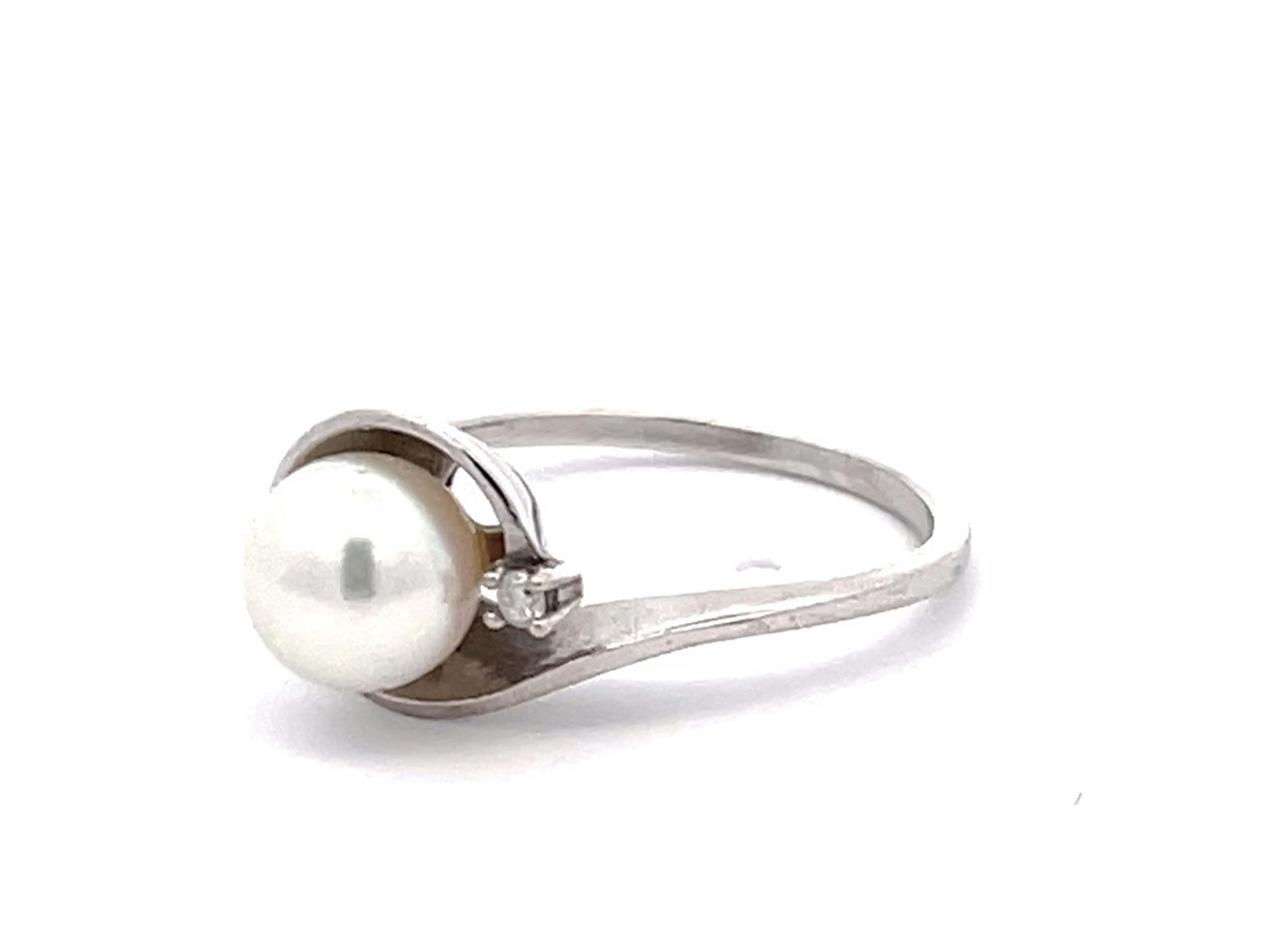 Brilliant Cut White Pearl and Diamond Ring in 14k White Gold For Sale