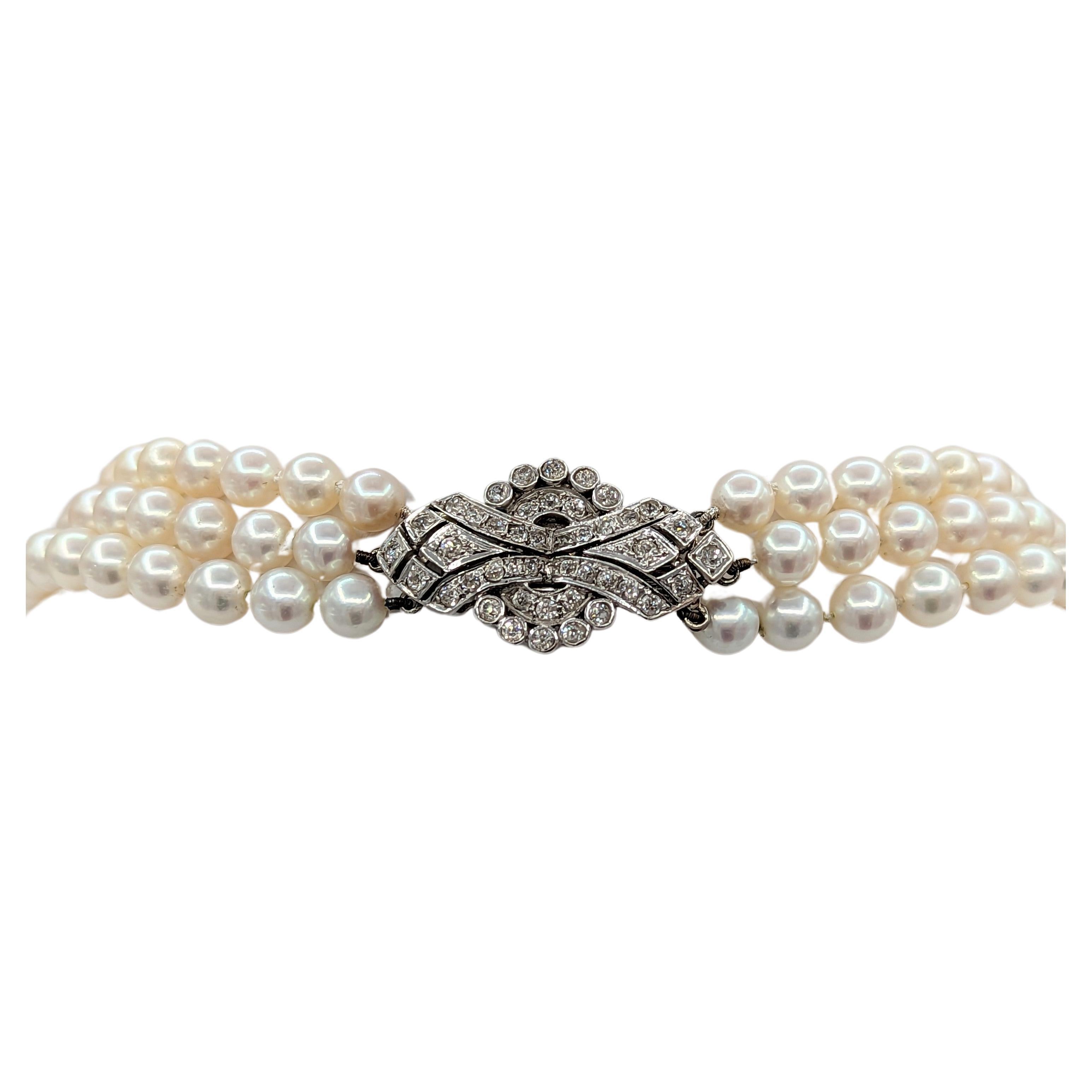 Collier en or blanc 18 carats, perles blanches et diamants blancs Unisexe en vente