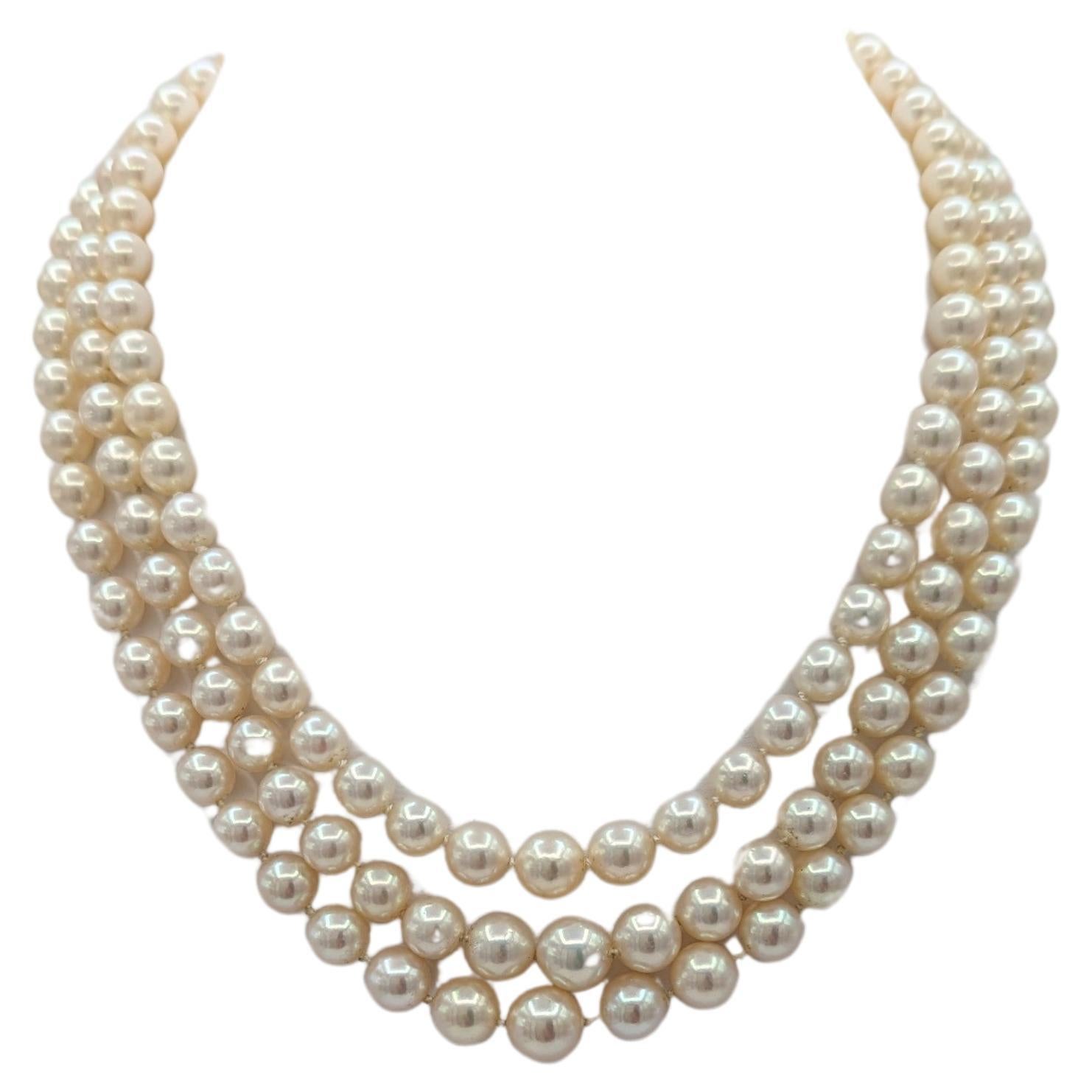 Weiße Perlenkette und weißer Diamant aus 18 Karat Weißgold