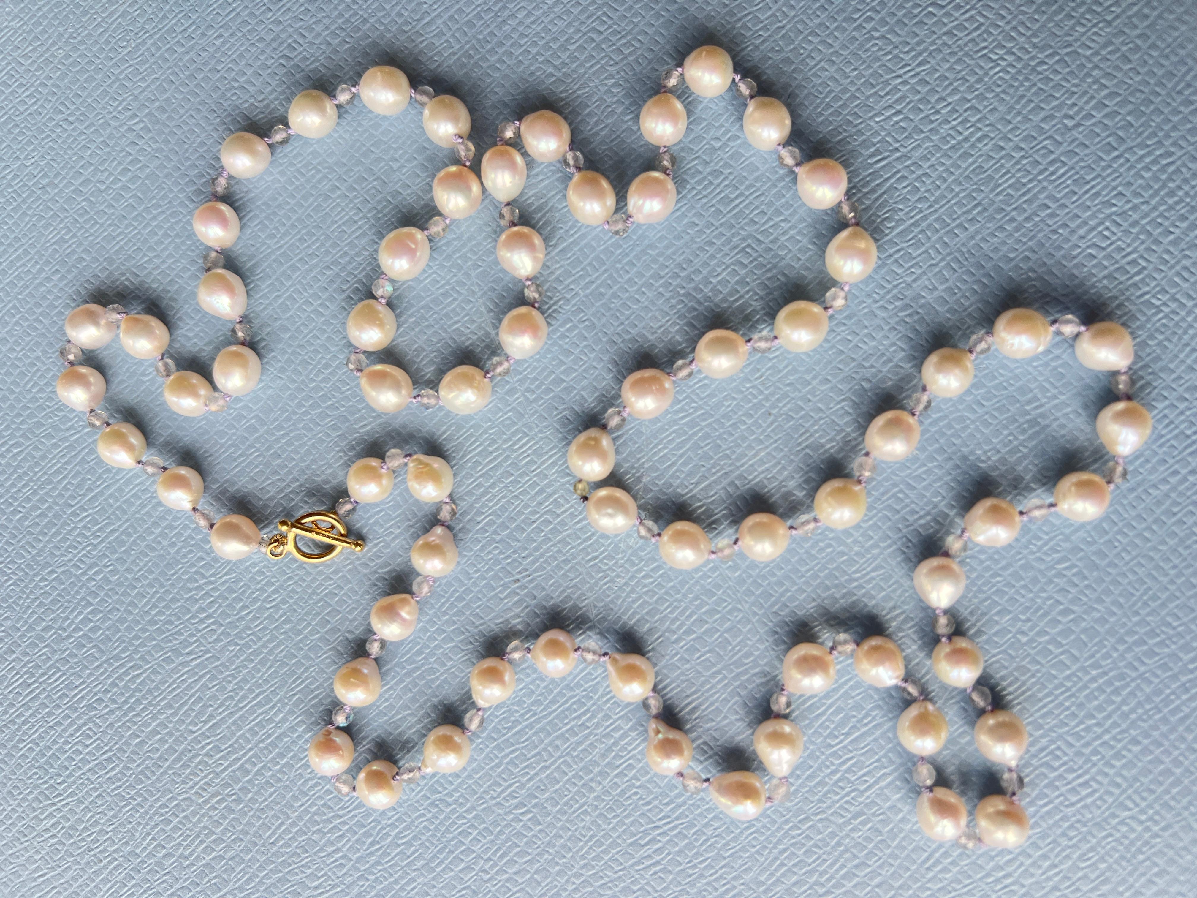 Collana di perle bianche in labradorite in vendita 2