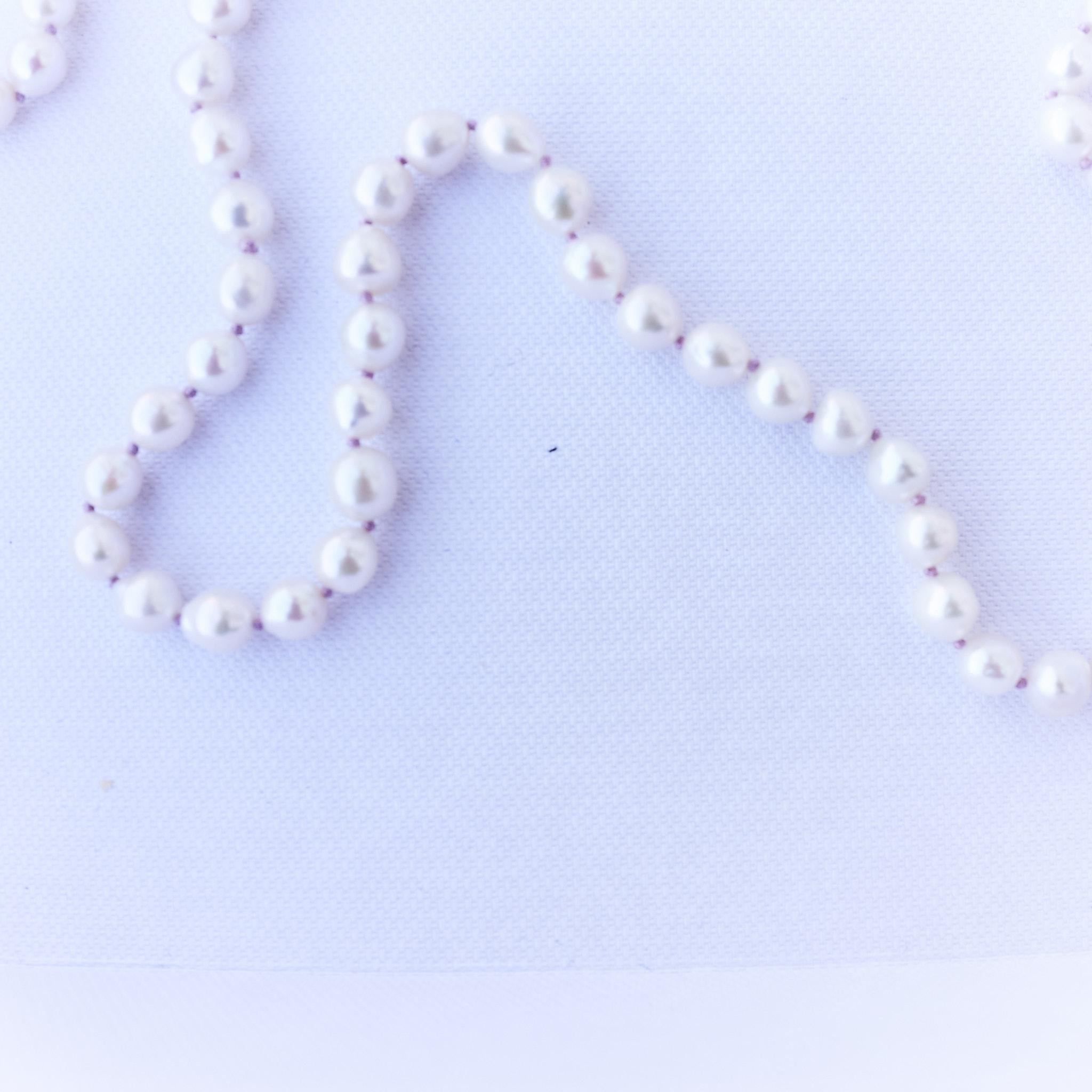 J Dauphin Collier à chaîne en argent avec perles blanches et perles en vente 1