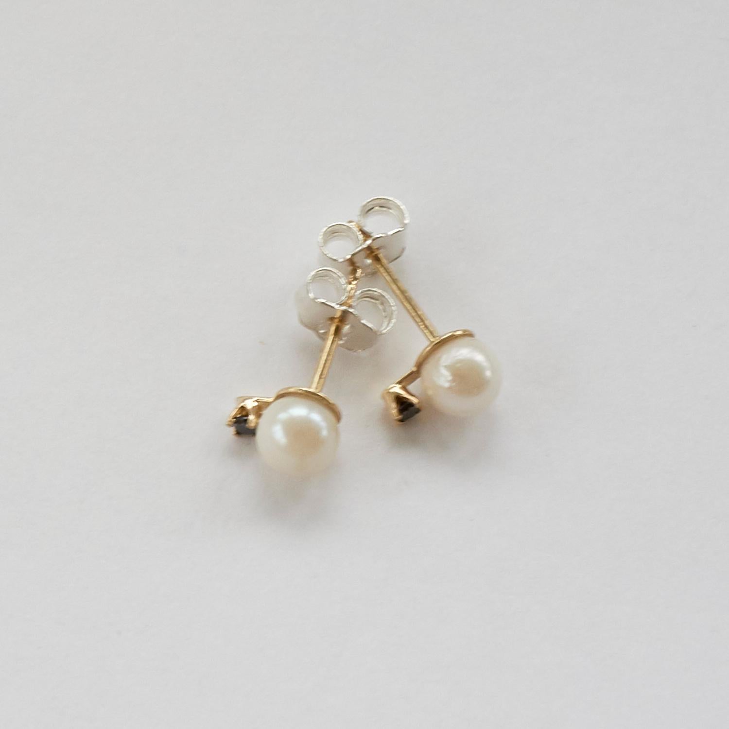 Contemporary White Pearl Black Diamond Earring Stud Gold J Dauphin For Sale