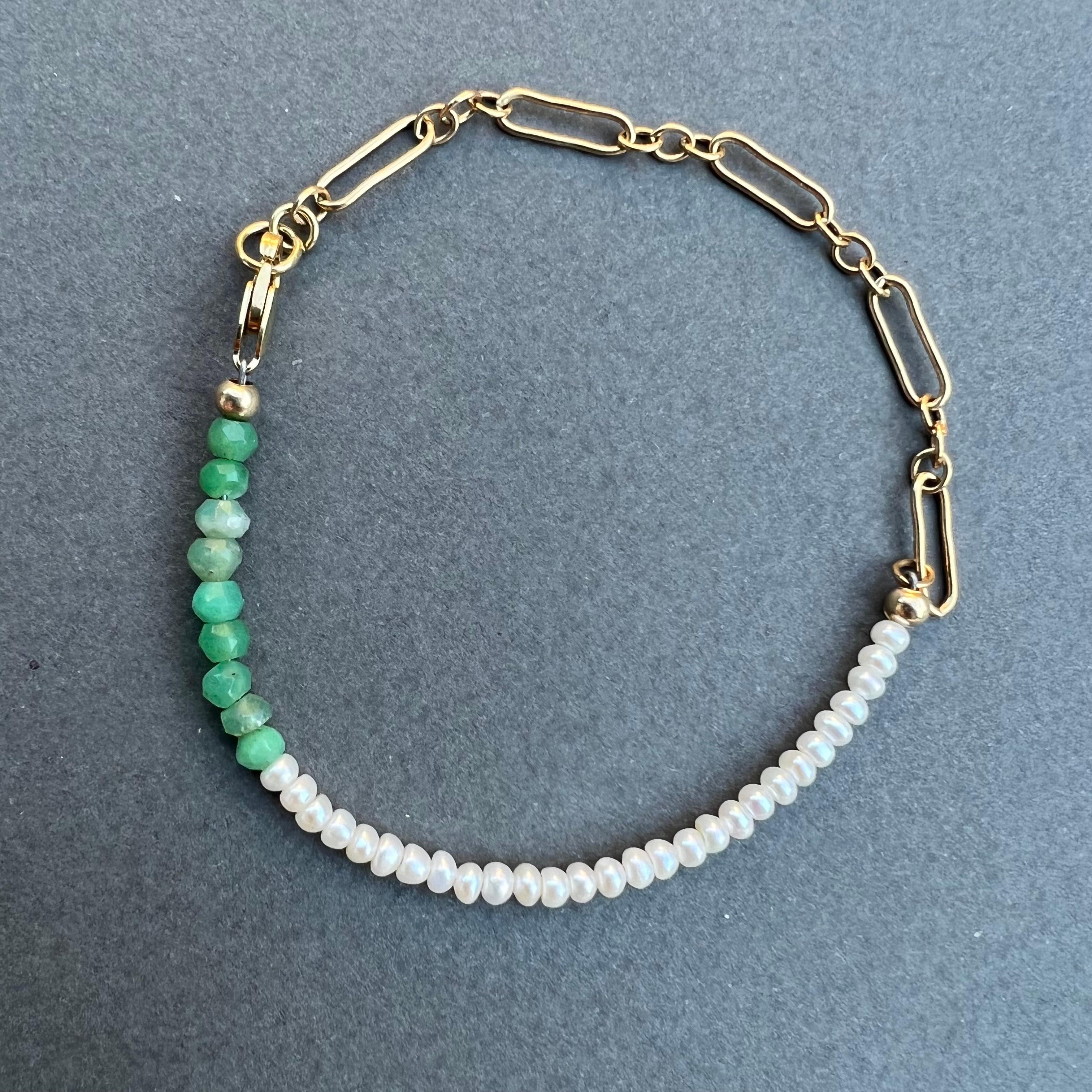 Weiße weiße Perlenkette Armband Grüner Chrysopras Gold gefüllt J Dauphin im Angebot 2