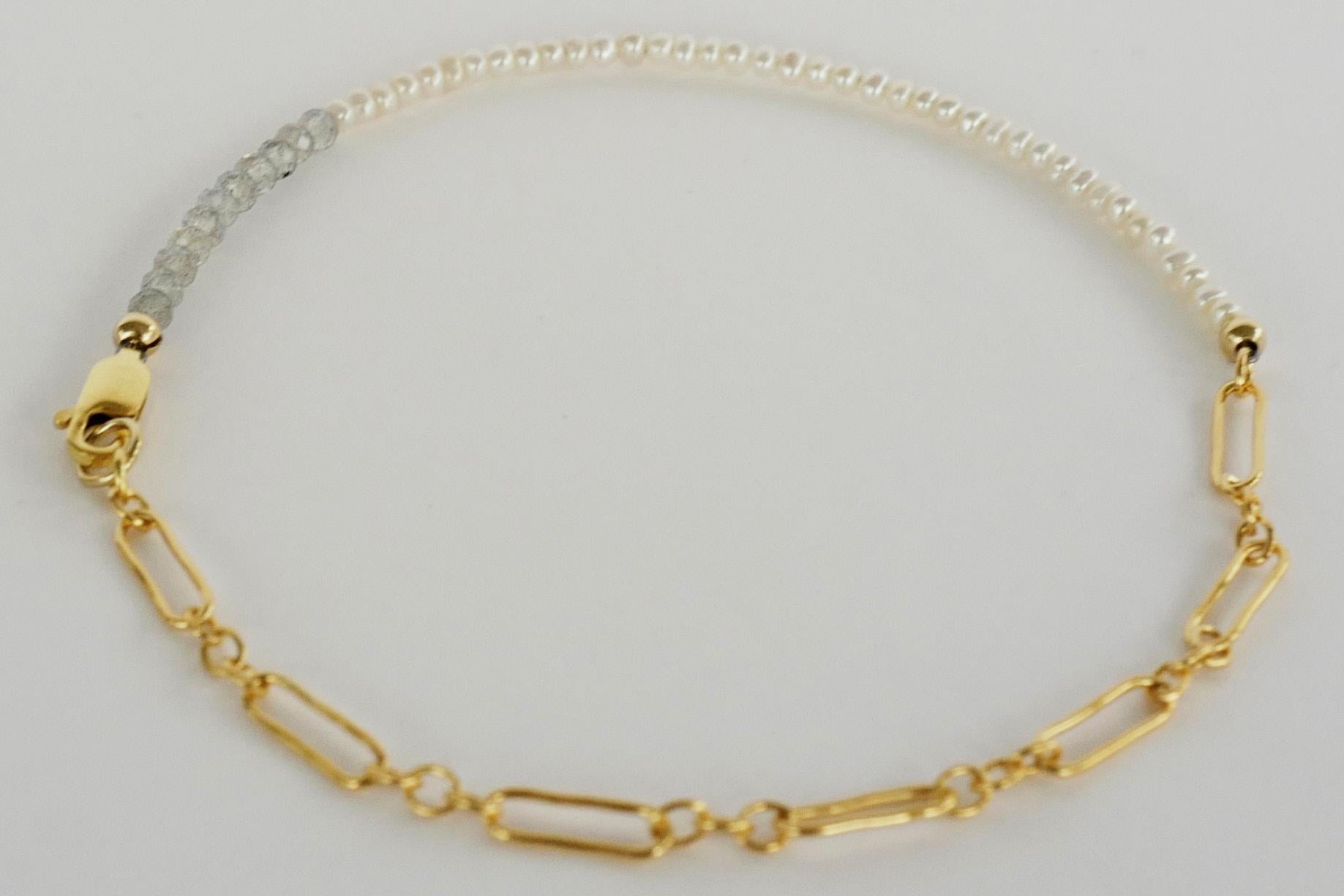 Weiße Perle Halskette Labradorit Goldfarbene Kette Perlen J Dauphin (Rundschliff) im Angebot