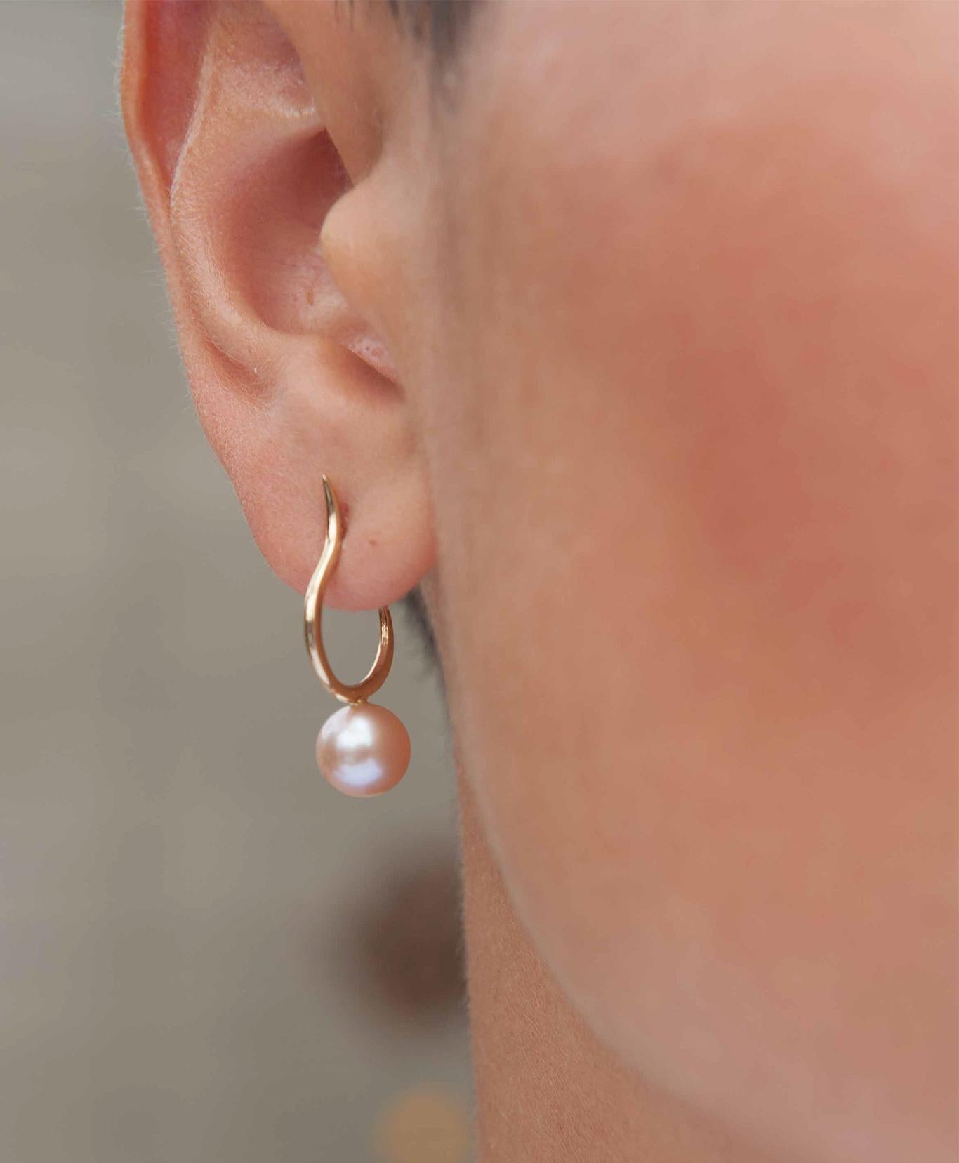 Round Cut White Pearl Moon Hoop Earrings For Sale