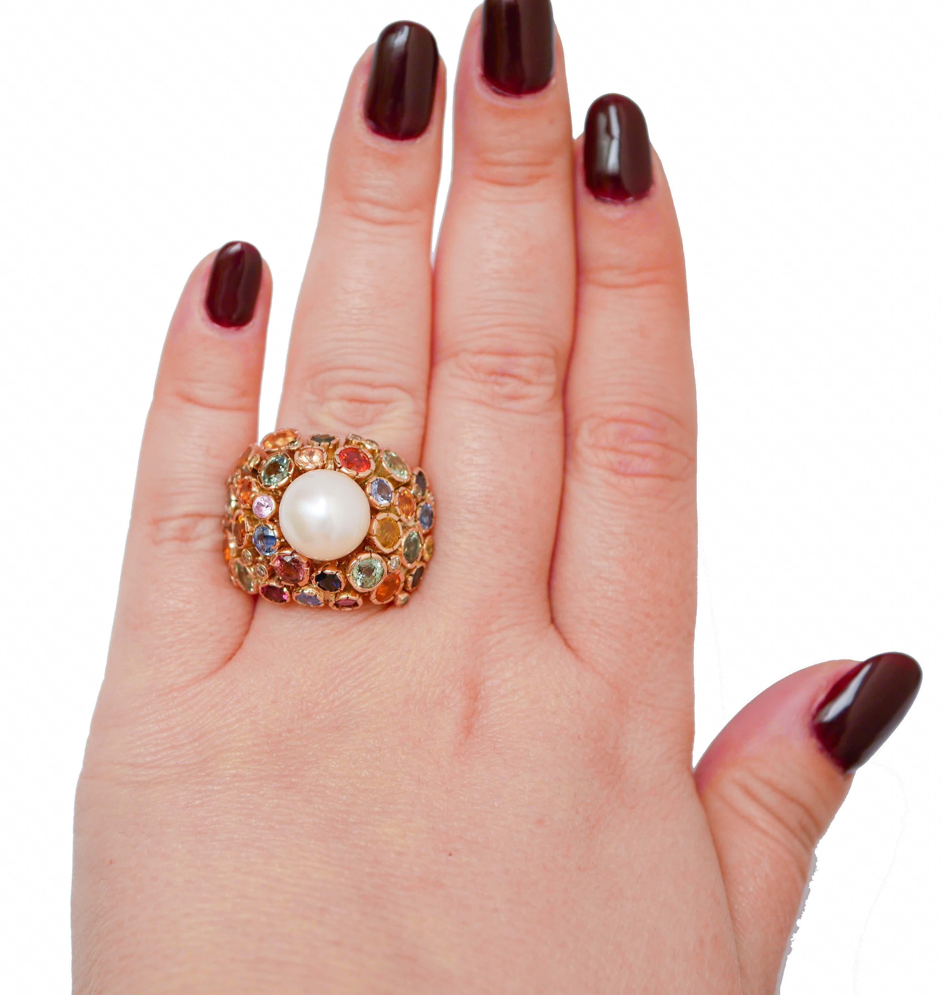 Weiße Perle, mehrfarbige Saphire, Diamanten, 14 Karat Roségold Cluster-Ring. (Gemischter Schliff) im Angebot