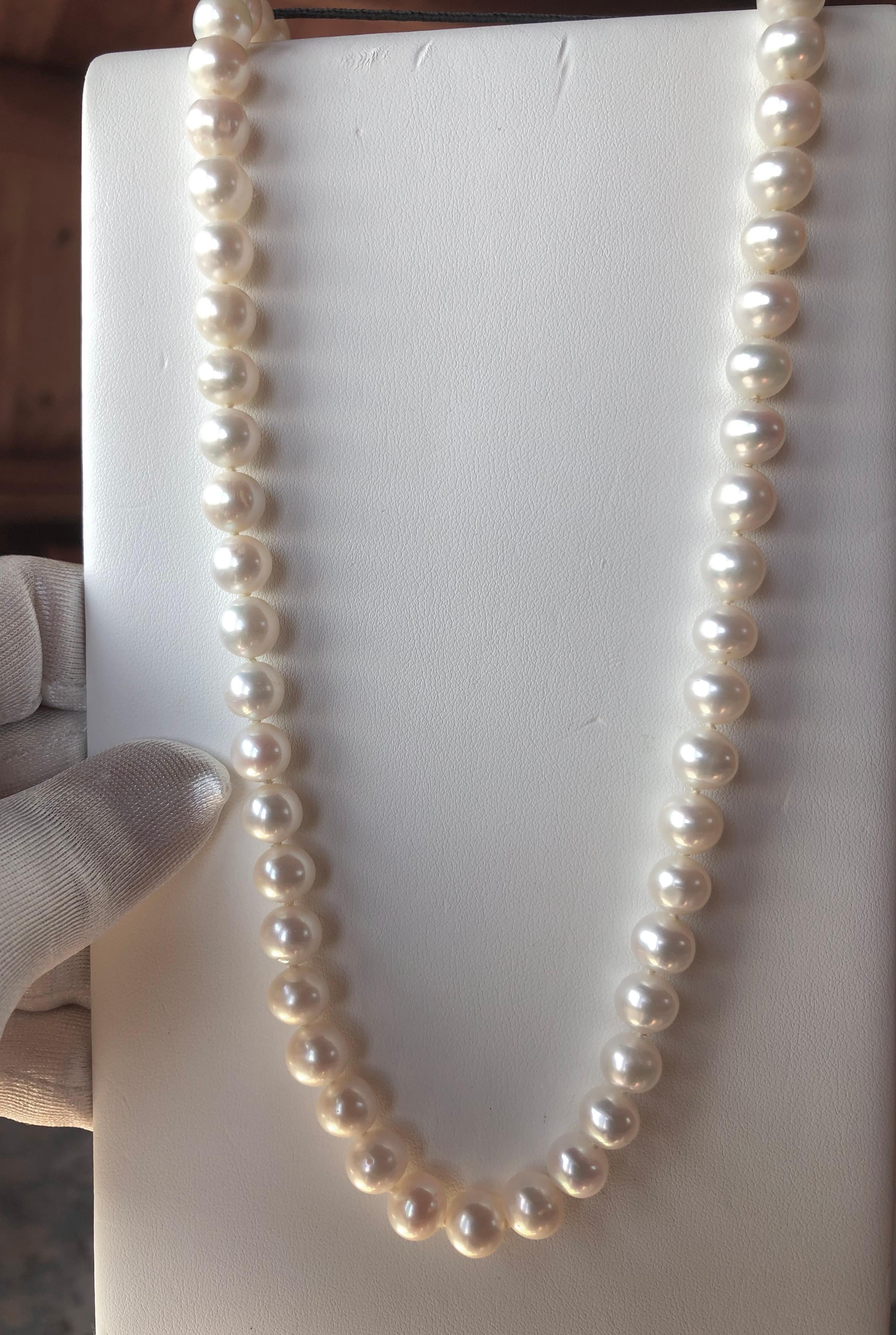 Collana di perle bianche da 18 pollici con chiusura in oro in vendita 7