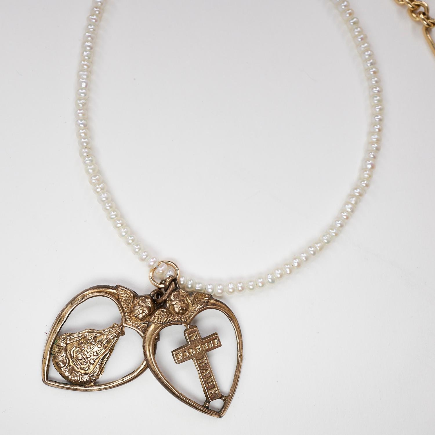 Weiße weiße Perlenkette Halskette Choker Herz Engel Kreuz Anhänger Tansanit J Dauphin Damen im Angebot