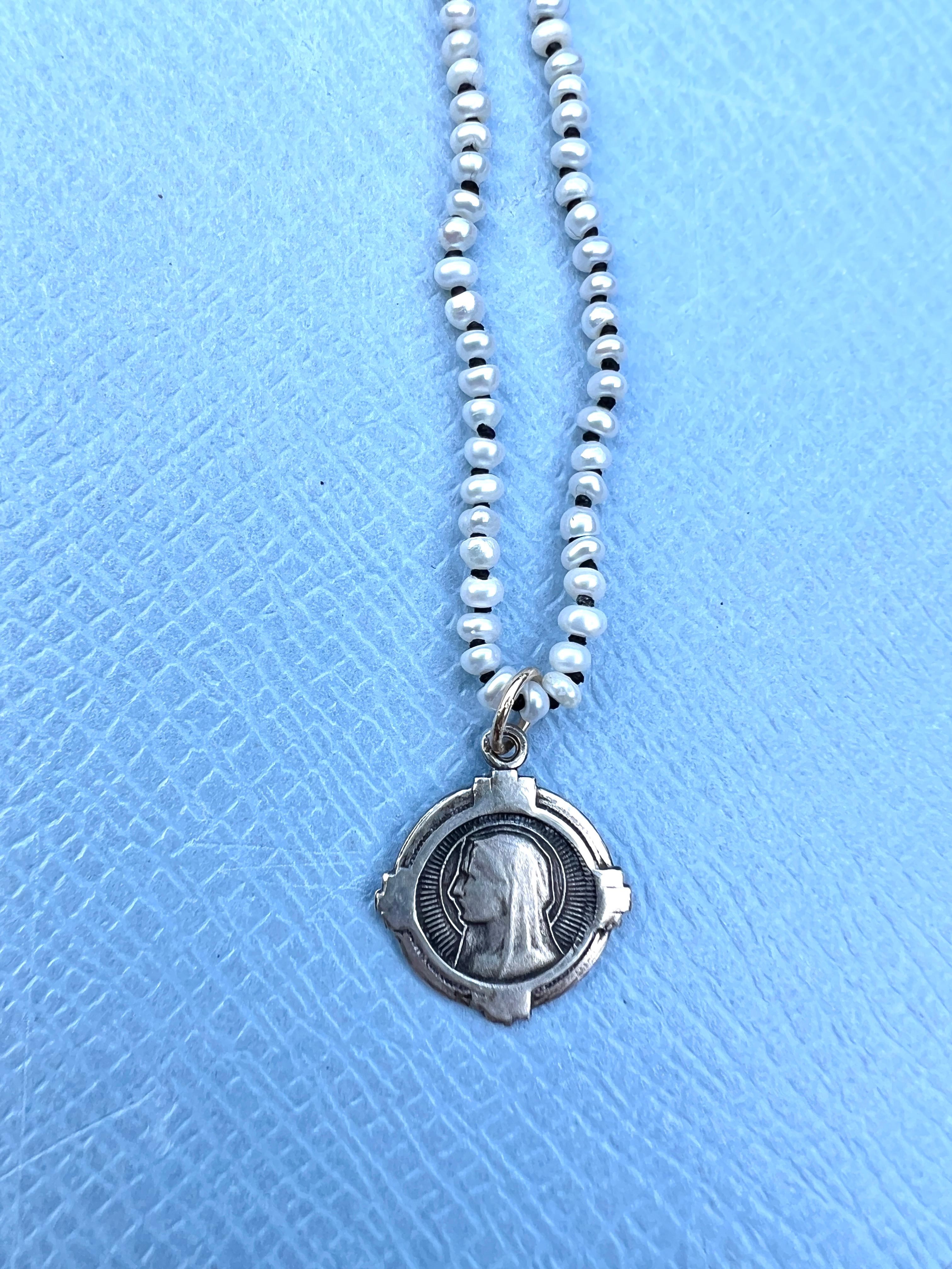 Weiße Perlen-Halskette Jungfrau Maria Silbermedaille Choker 2