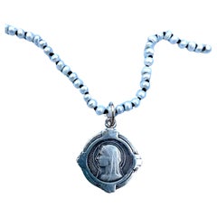 Weiße Perlen-Halskette Jungfrau Maria Silbermedaille Choker