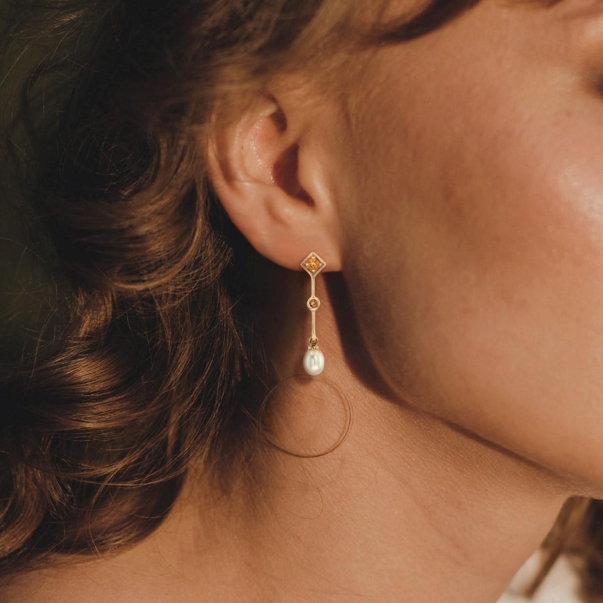 Women's White Pearl & Orange Citrine Vintage Style Drop 14K Yellow Gold Dangle Earrings For Sale