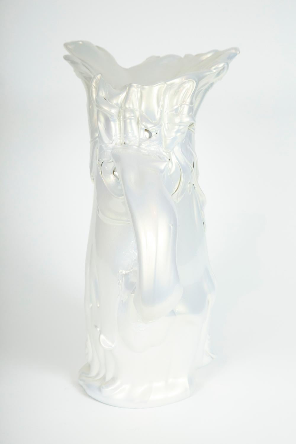 White Pearl Pitcher II, a unique white Glass Sculpture by Fredrik Nielsen For Sale 4
