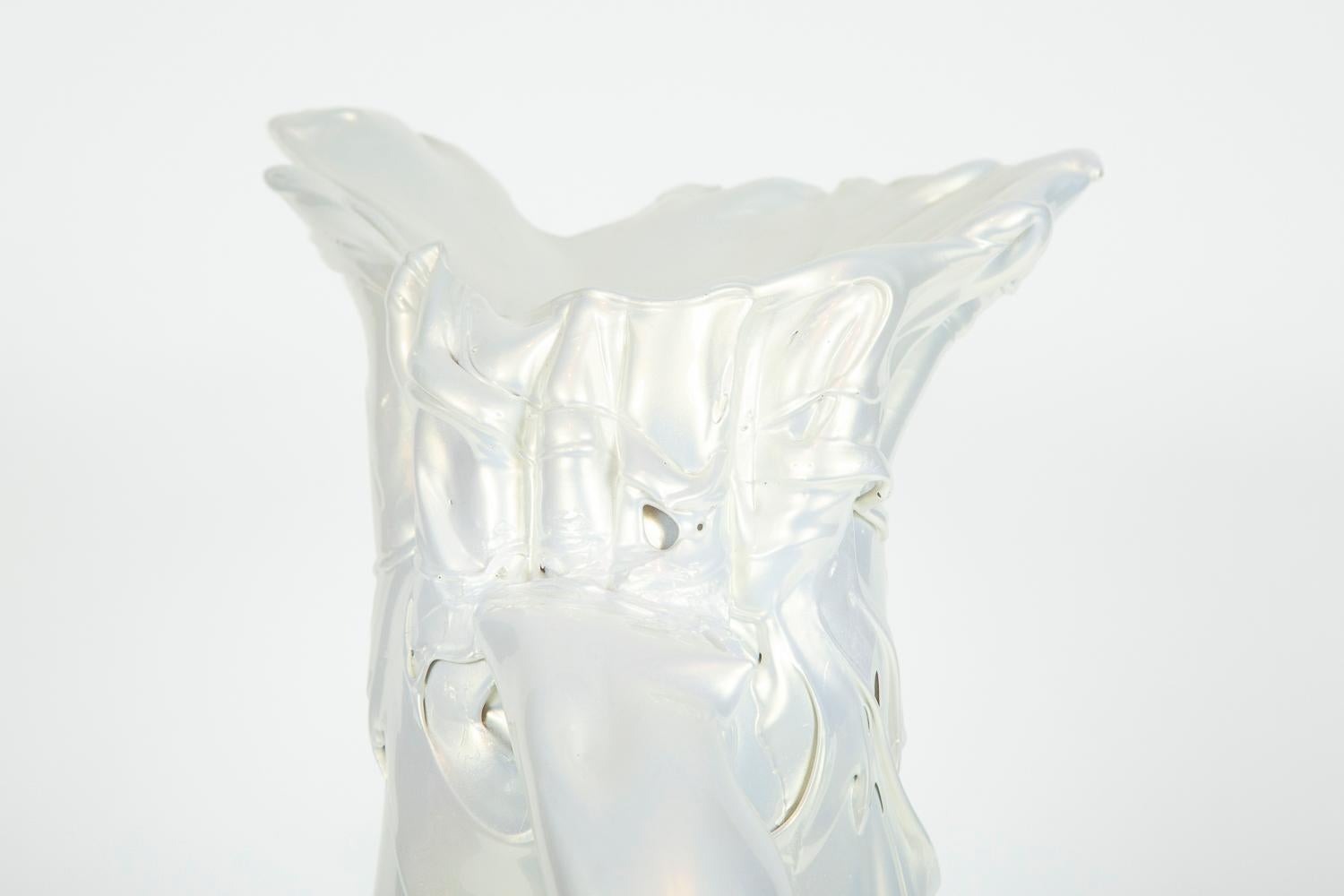 White Pearl Pitcher II, a unique white Glass Sculpture by Fredrik Nielsen For Sale 5