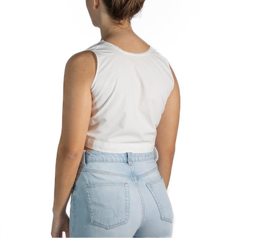 Camicetta button down in rayon con perle bianche in vendita 2