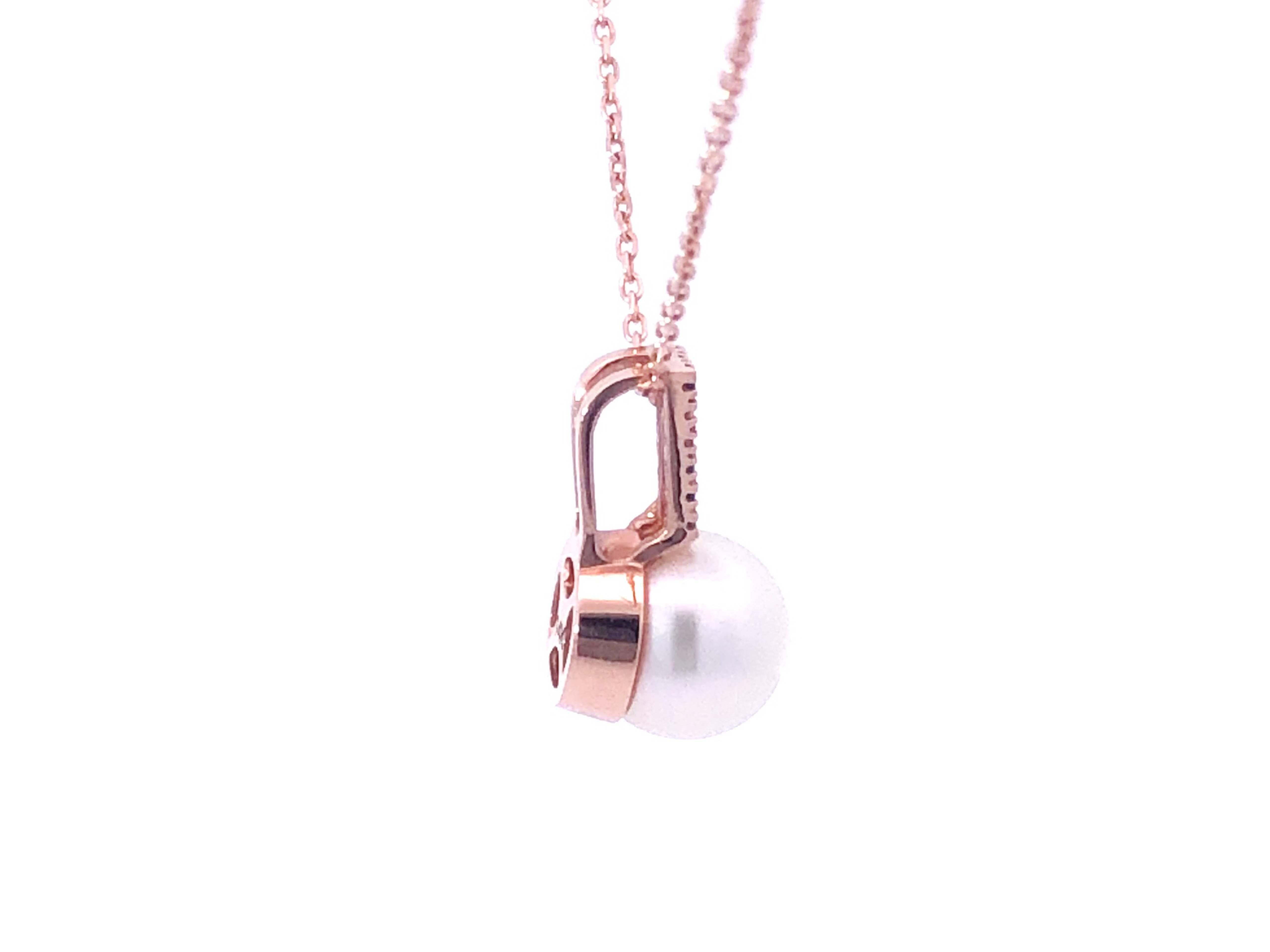 Modern White Pearl & Sapphire Pendant with Chain in 14k Rose Gold For Sale