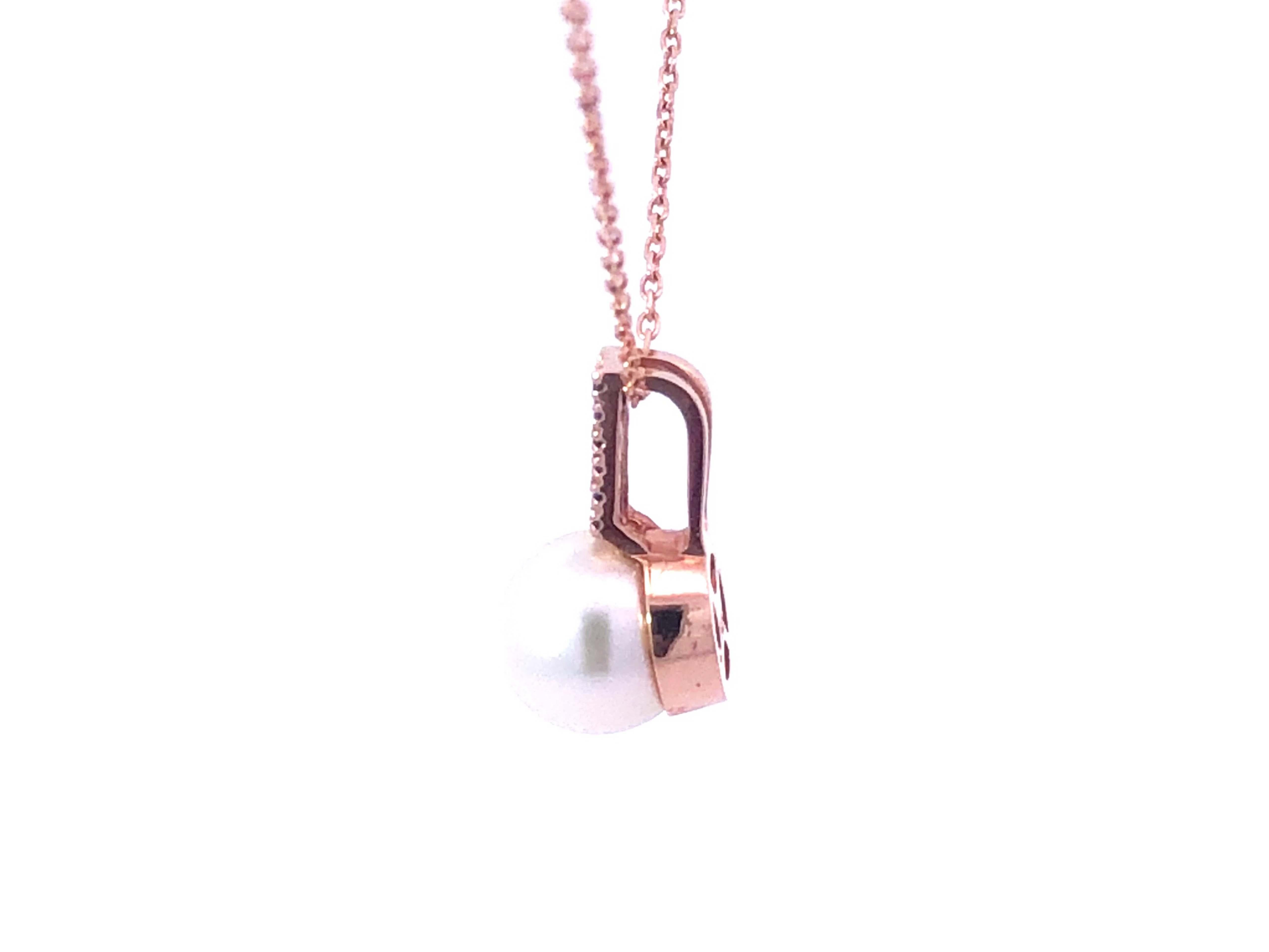 Round Cut White Pearl & Sapphire Pendant with Chain in 14k Rose Gold For Sale
