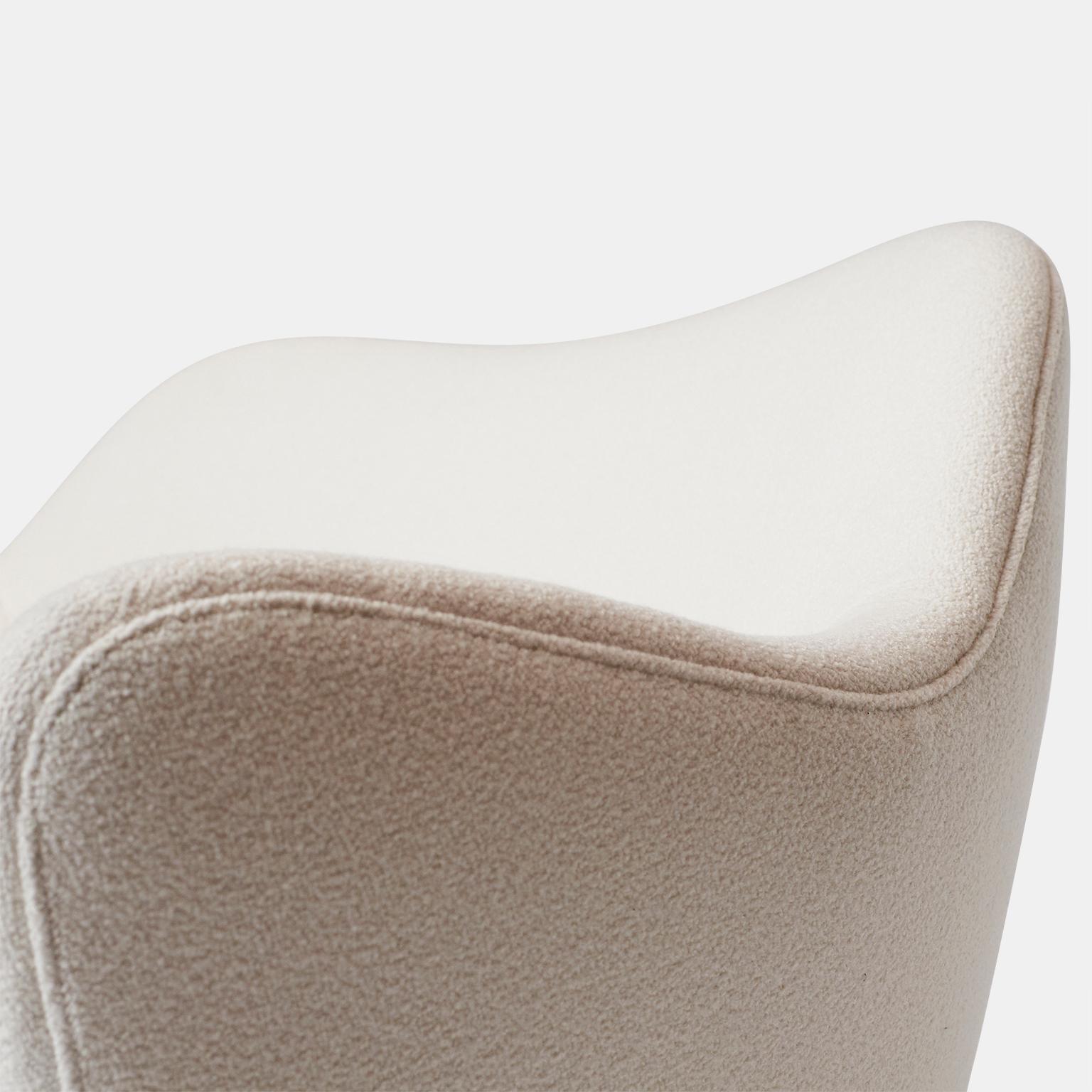 20th Century White “Pearl” Settee by Guglielmo Veronesi