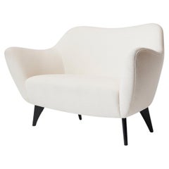White “Pearl” Settee by Guglielmo Veronesi