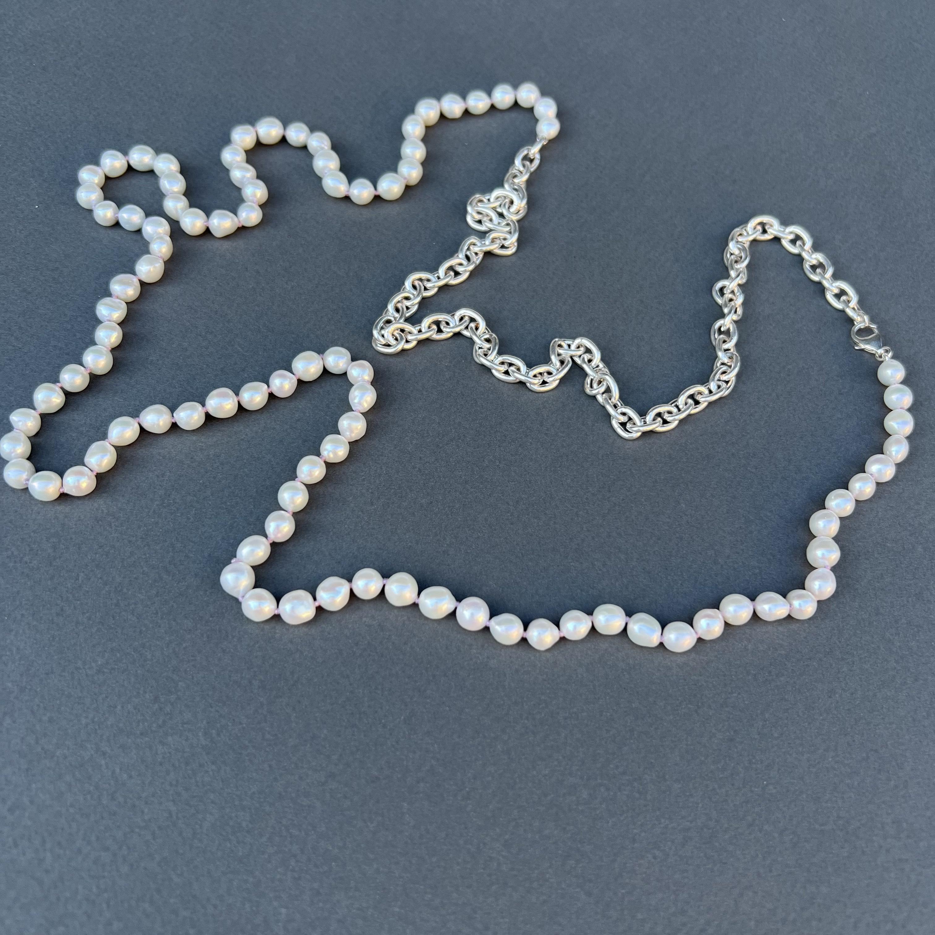 Weiße Perlenkette Silberkette - Lila Seidenfaden Knoten zwischen jeder Perle 
Silber ist massiv 925 Silber
36