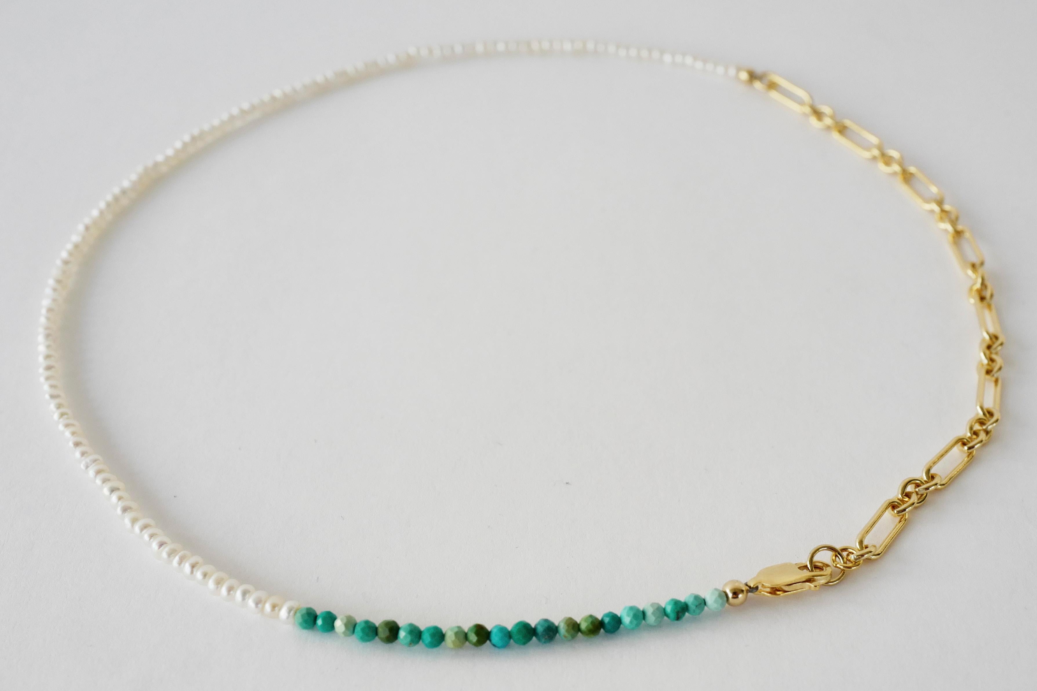 Collier de perles blanches et de turquoises Collier de perles en chaîne couleur or  J Dauphin Neuf - En vente à Los Angeles, CA