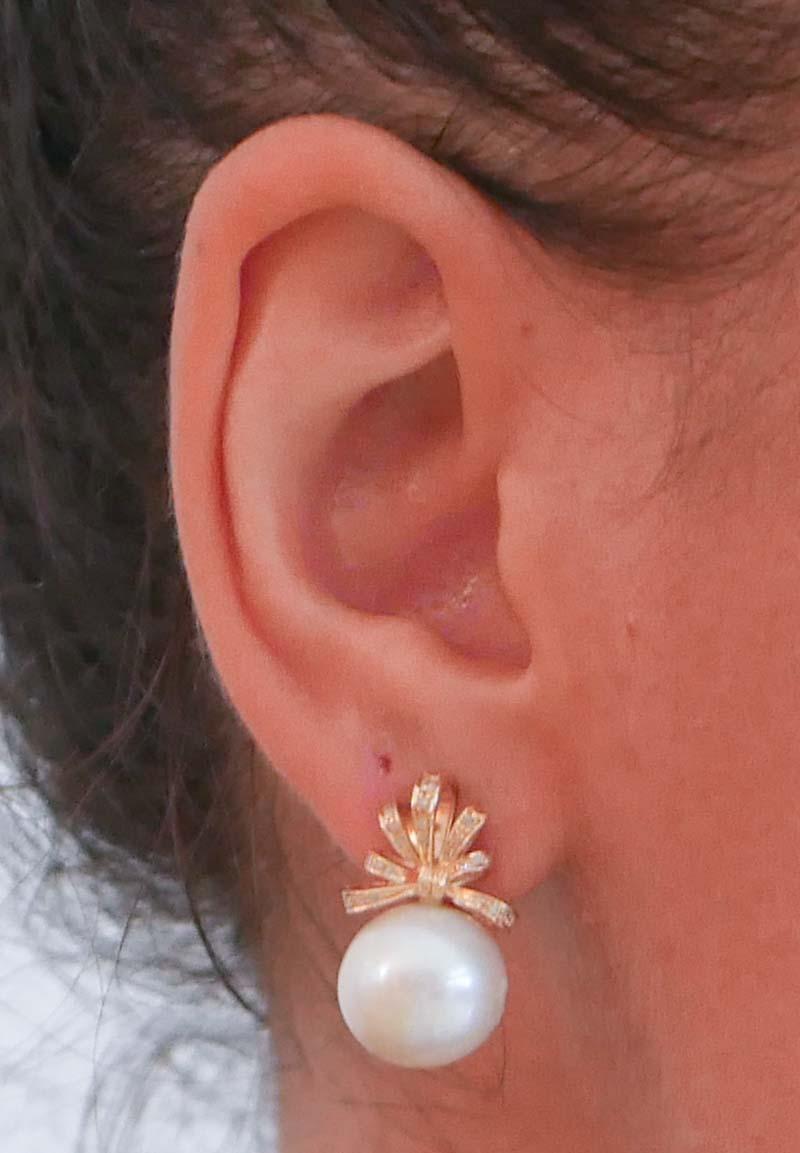 Perle bianche, diamanti, orecchini in oro rosa 14 carati. In condizioni buone in vendita a Marcianise, Marcianise (CE)