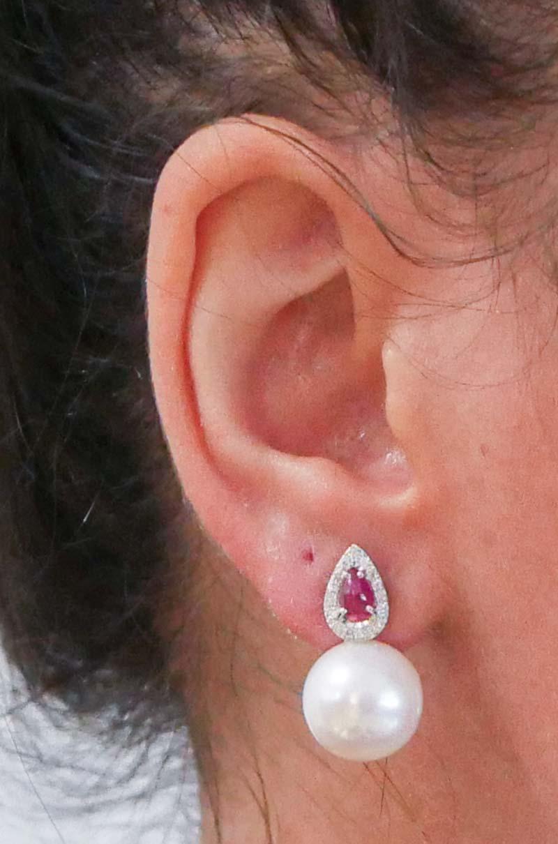 Pendientes de perlas blancas, diamantes, rubíes y platino. en Bueno Estado en Marcianise, Marcianise (CE)