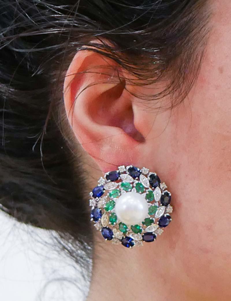 White Pearls, Emeralds, Sapphires, Diamonds, 14 Karat White Gold Earrings. In Good Condition In Marcianise, Marcianise (CE)