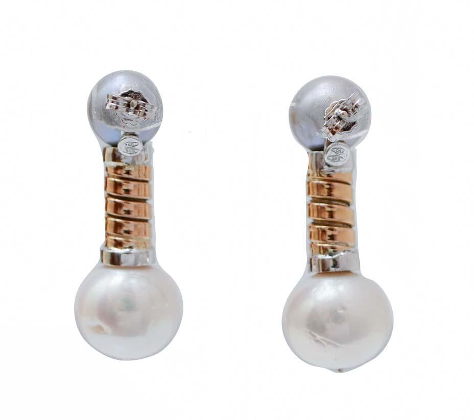 Rétro White Pearls, Grey Pearls, Diamonds, 18 Kt Gold and 14 Kt Gold Tubogas Earrings. in vendita
