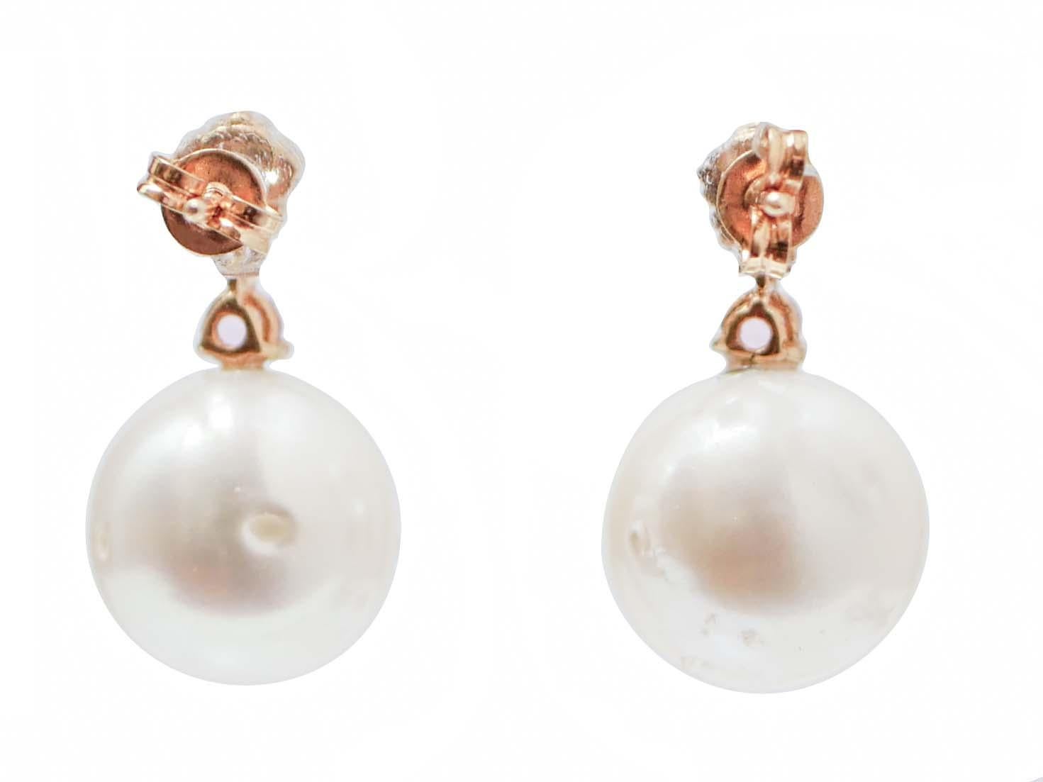 Rétro Perles blanches,  Boucles d'oreilles en or rose 14 carats, saphirs et diamants en vente