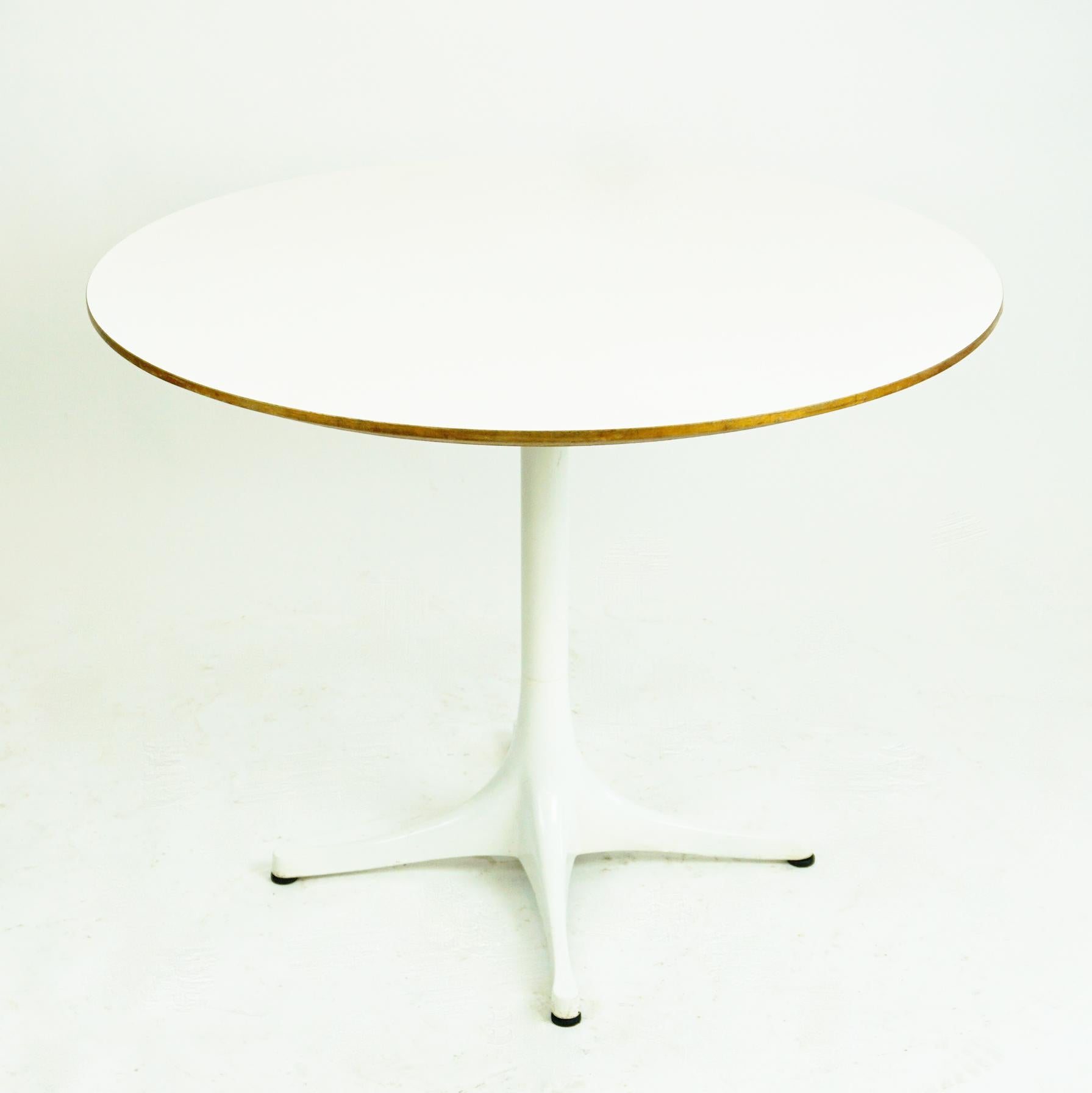 Mid-Century Modern White Pedestal Coffee Side Table by George Nelson for Herman Miller, USA, 1960s For Sale