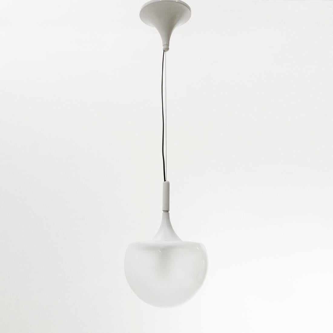 White Pendant Lamp by Elio Martinelli for Martinelli, 1960s In Good Condition In Savona, IT