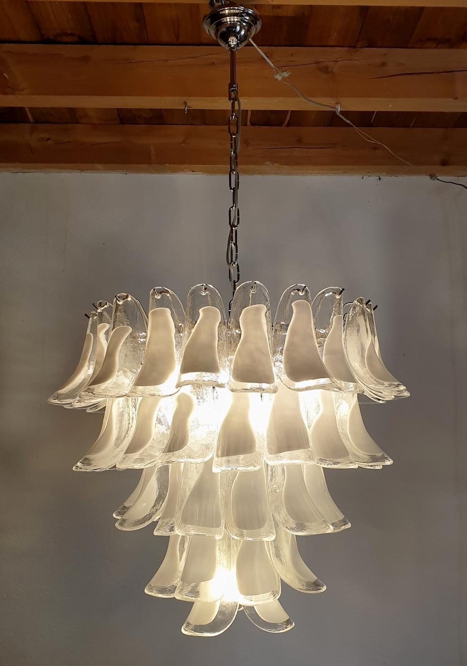 Mid-Century Modern White Murano glass chandelier by Mazzega For Sale
