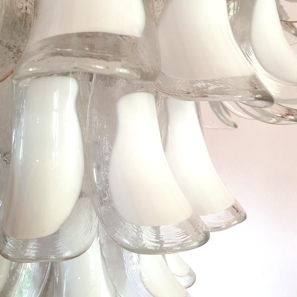 Lustre en verre de Murano blanc par Mazzega en vente 1