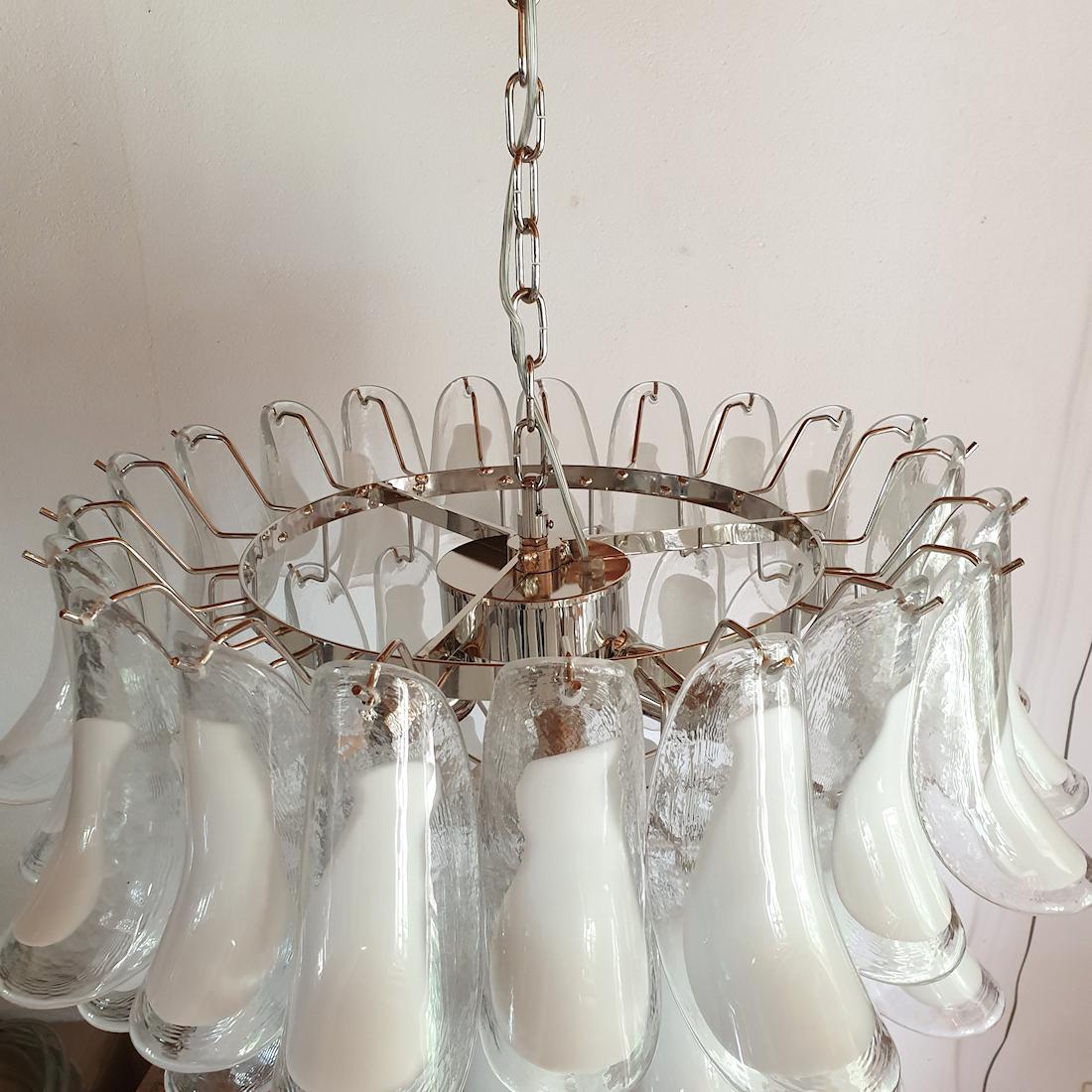 White Murano glass chandelier by Mazzega For Sale 1