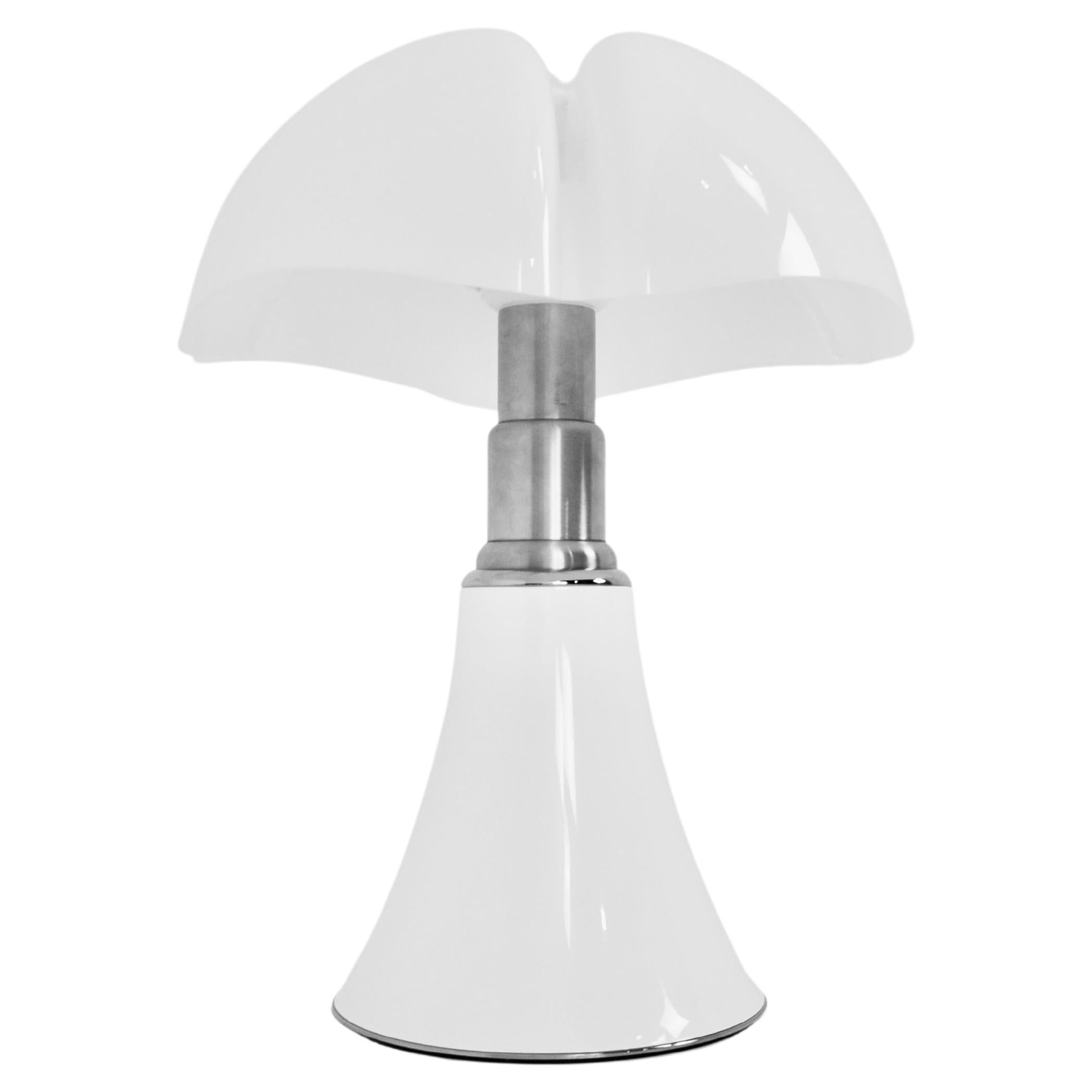White Pipistrello Table Lamp by Gae Aulenti for Martinelli Luce