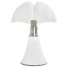 Vintage White Pipistrello Table Lamp by Gae Aulenti for Martinelli Luce