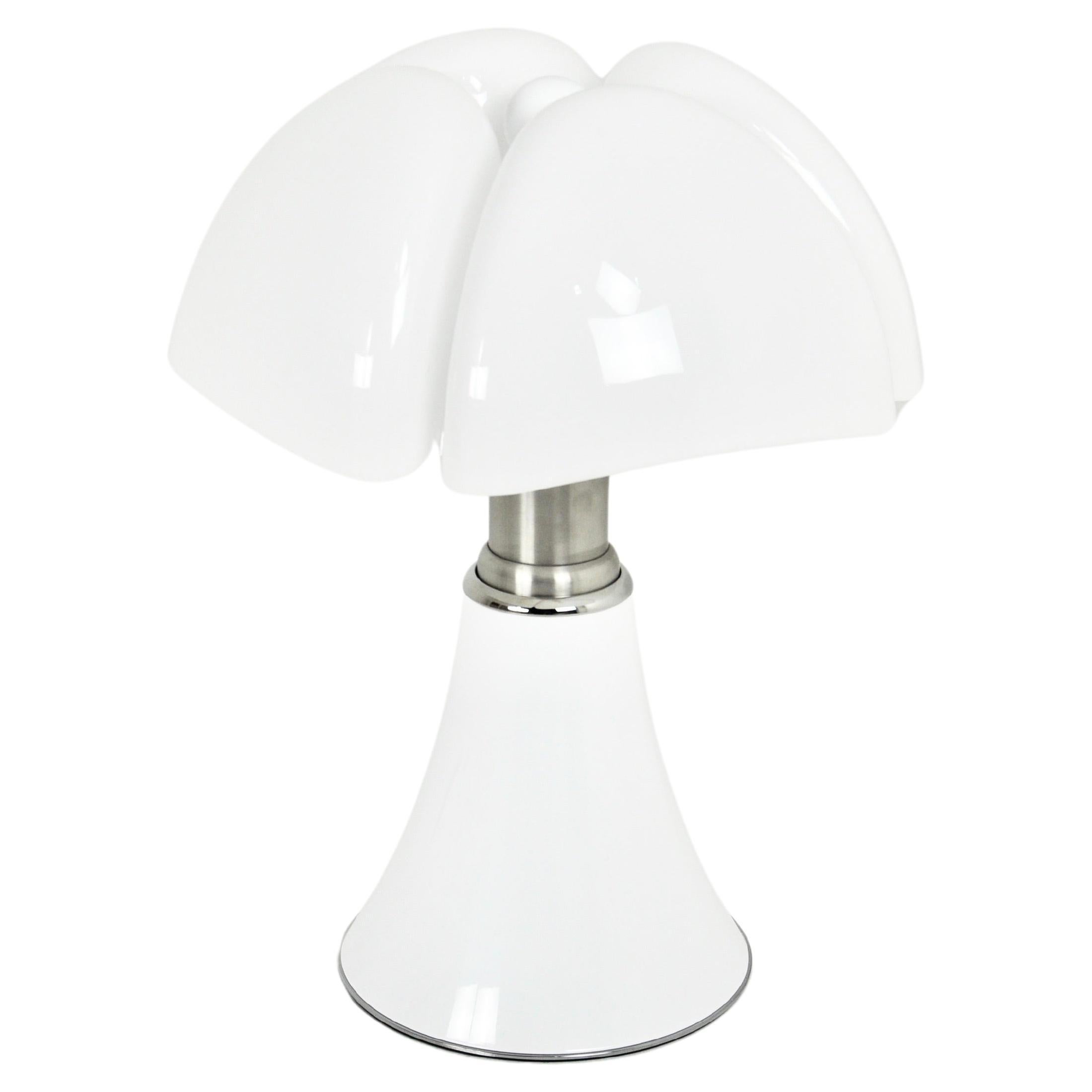 Weiße Pipistrello-Tischlampe von Gae Aulenti für Martinelli Luce