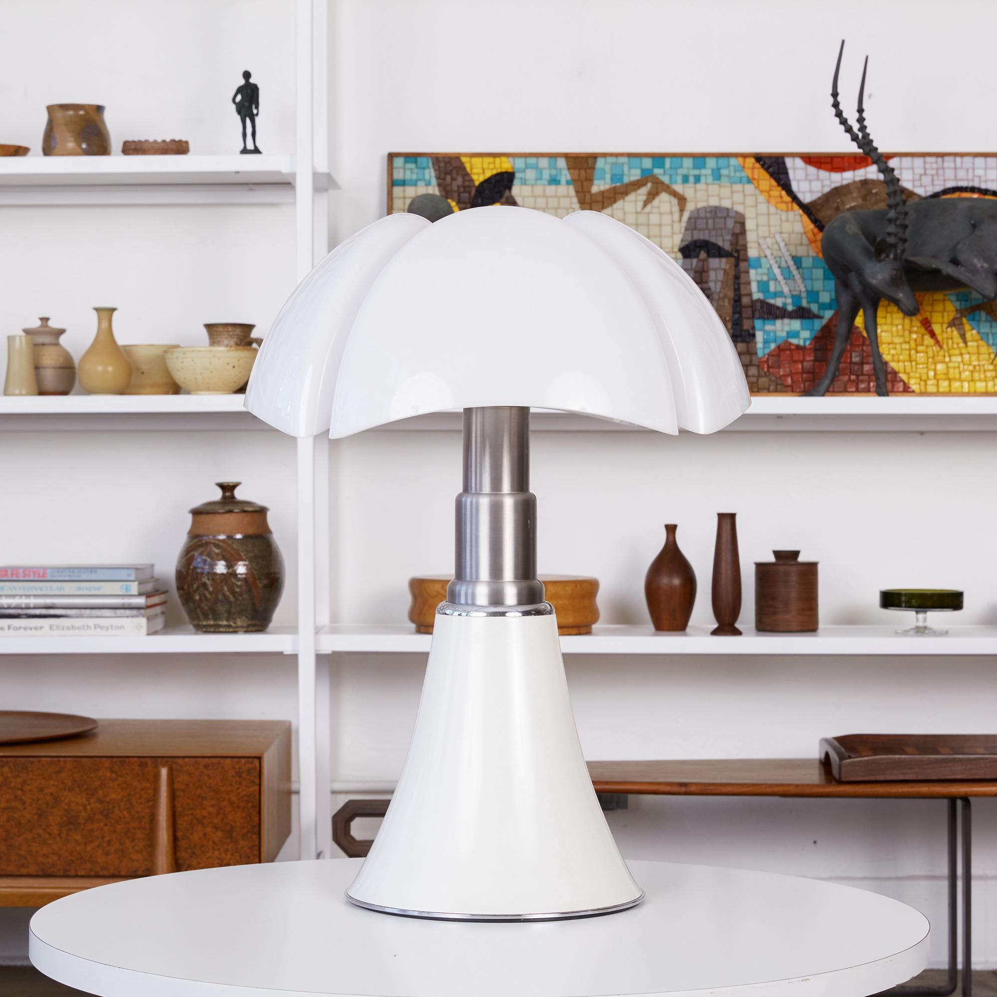 Italian White Pipistrello Table Lamp by Gae Aulenti