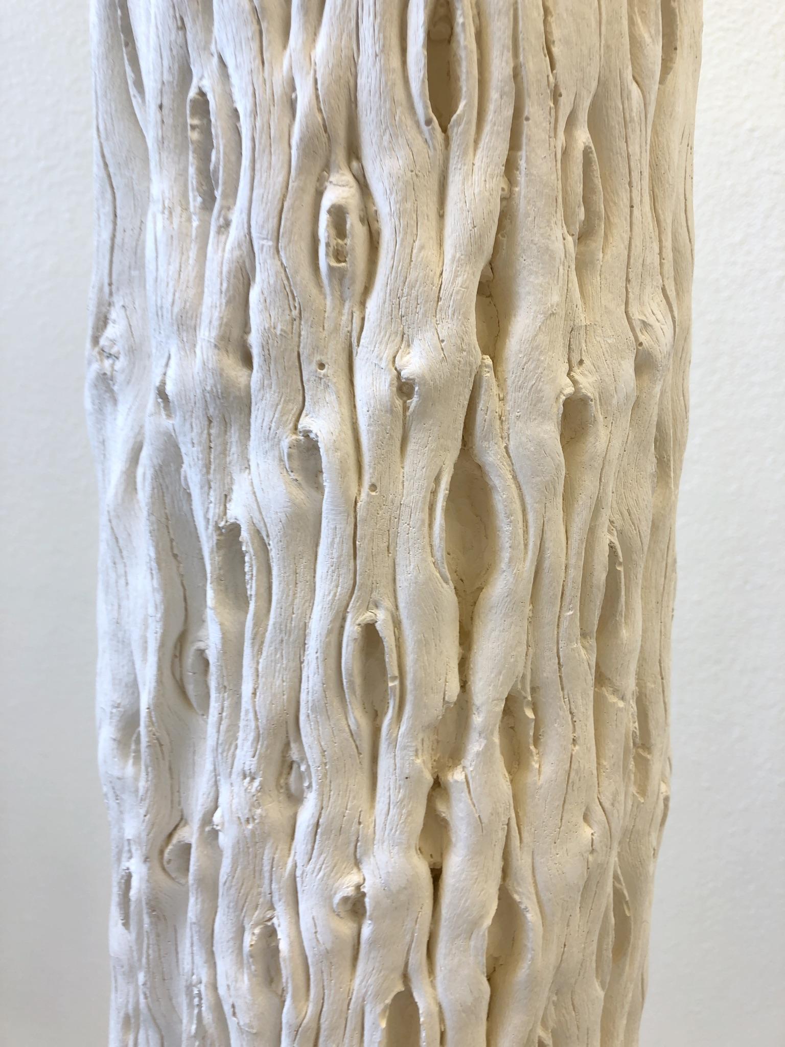 Moulage Lampadaire Saguaro en plâtre blanc et laiton  en vente