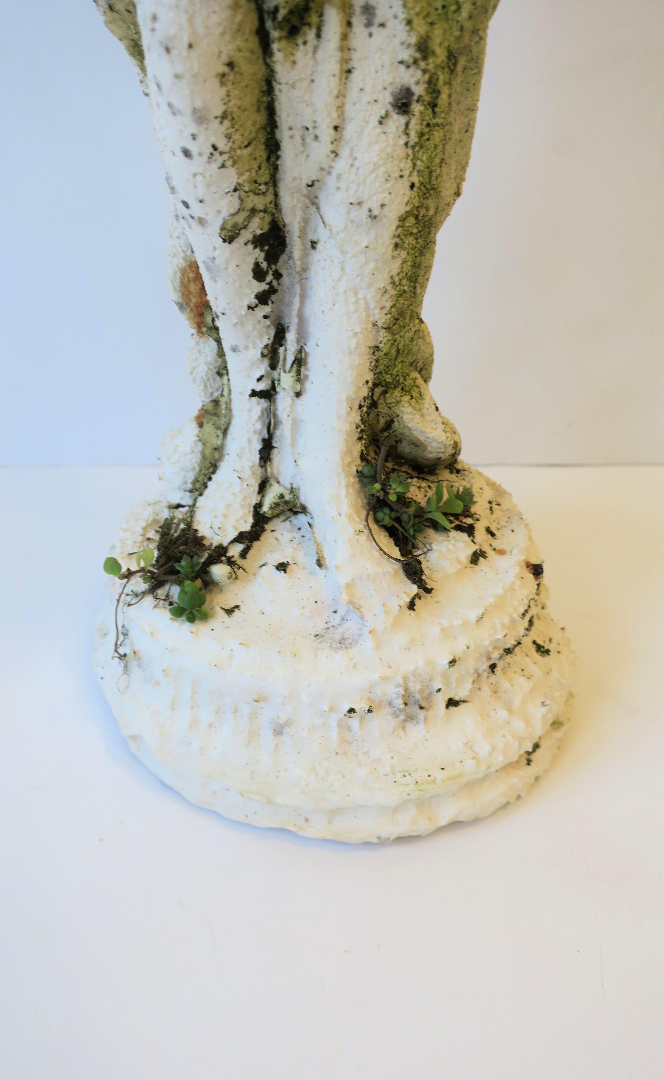 Cement Female Garden Sculpture with Decorative Planter Pot