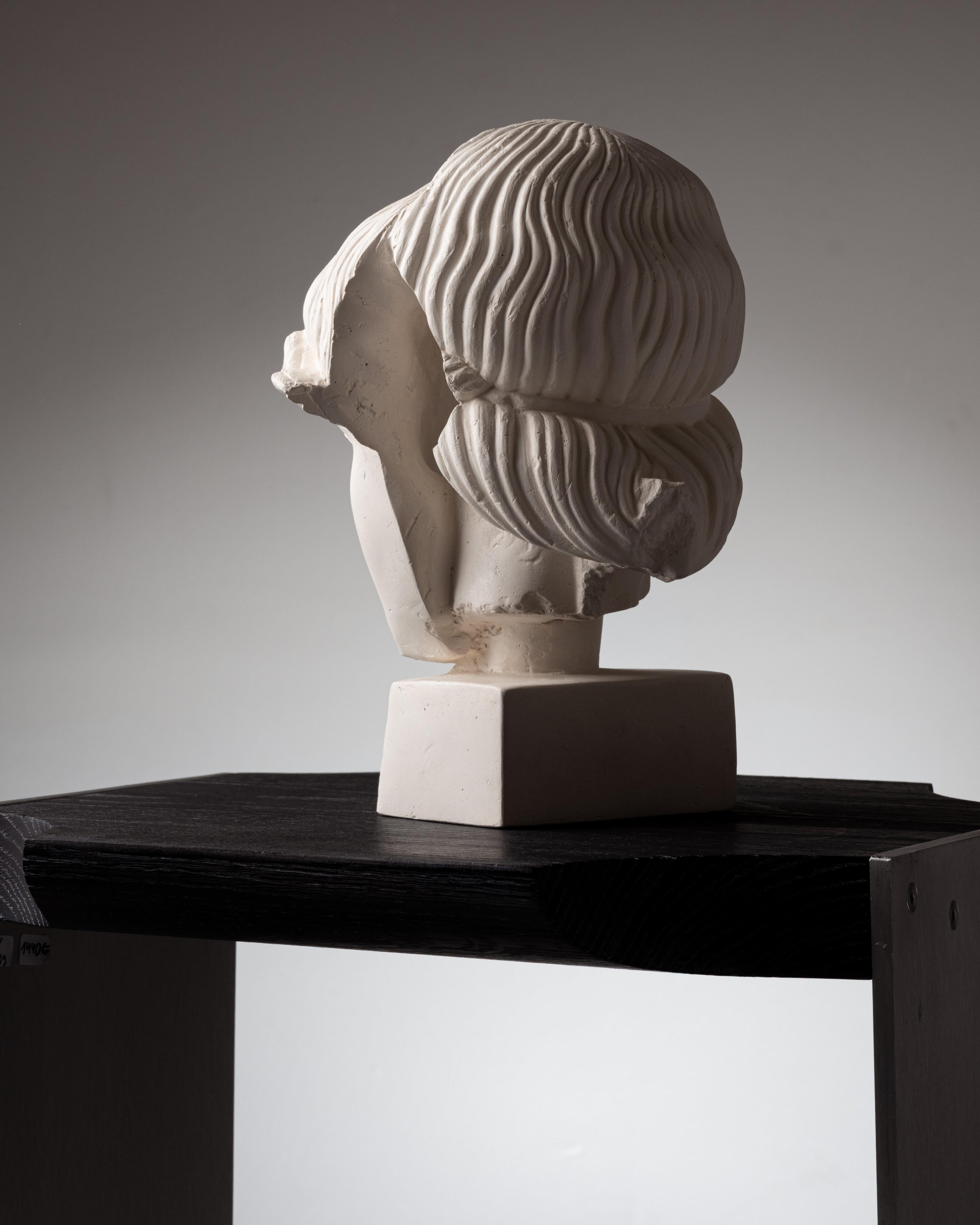 White plaster sculpture 