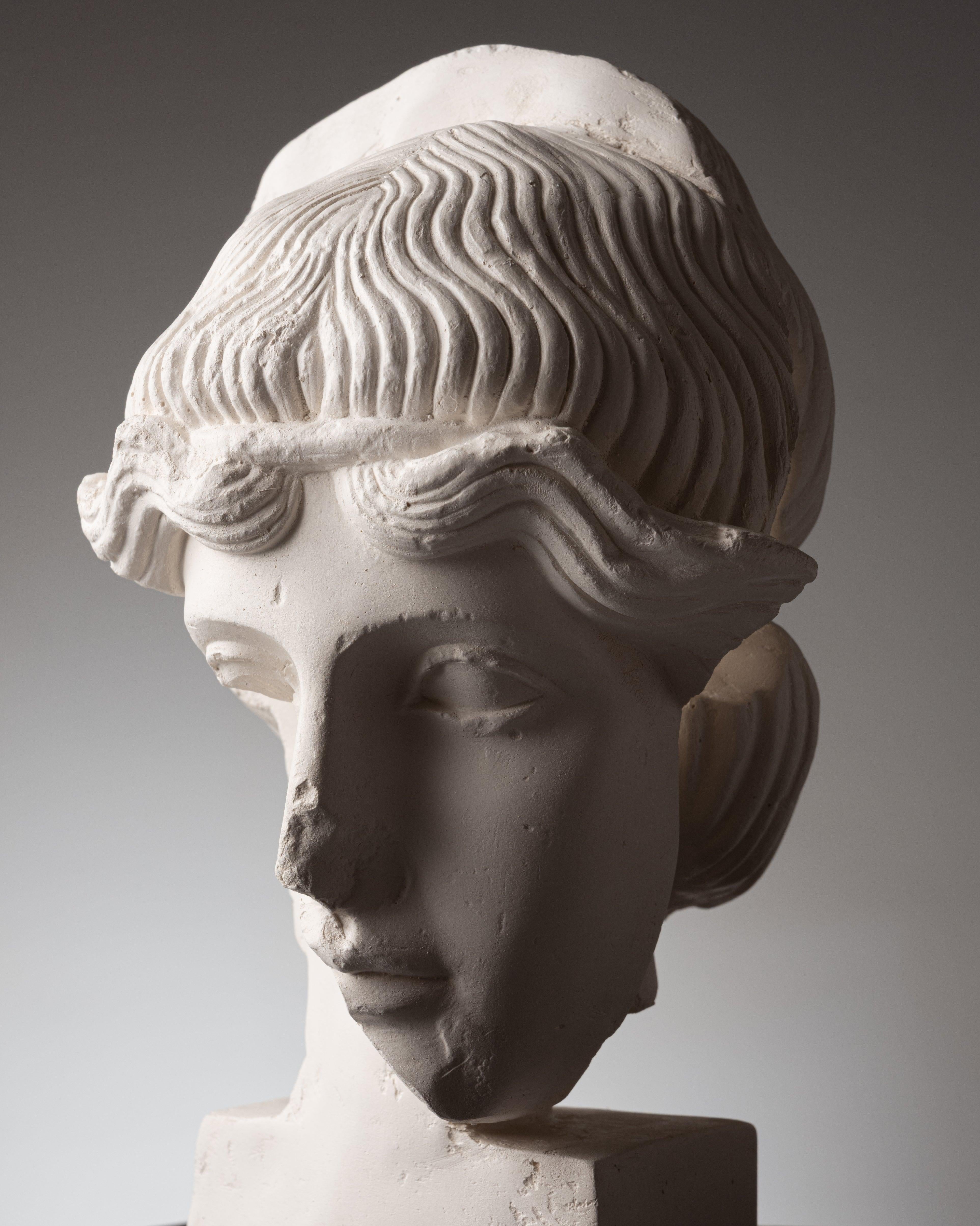 White plaster sculpture 
