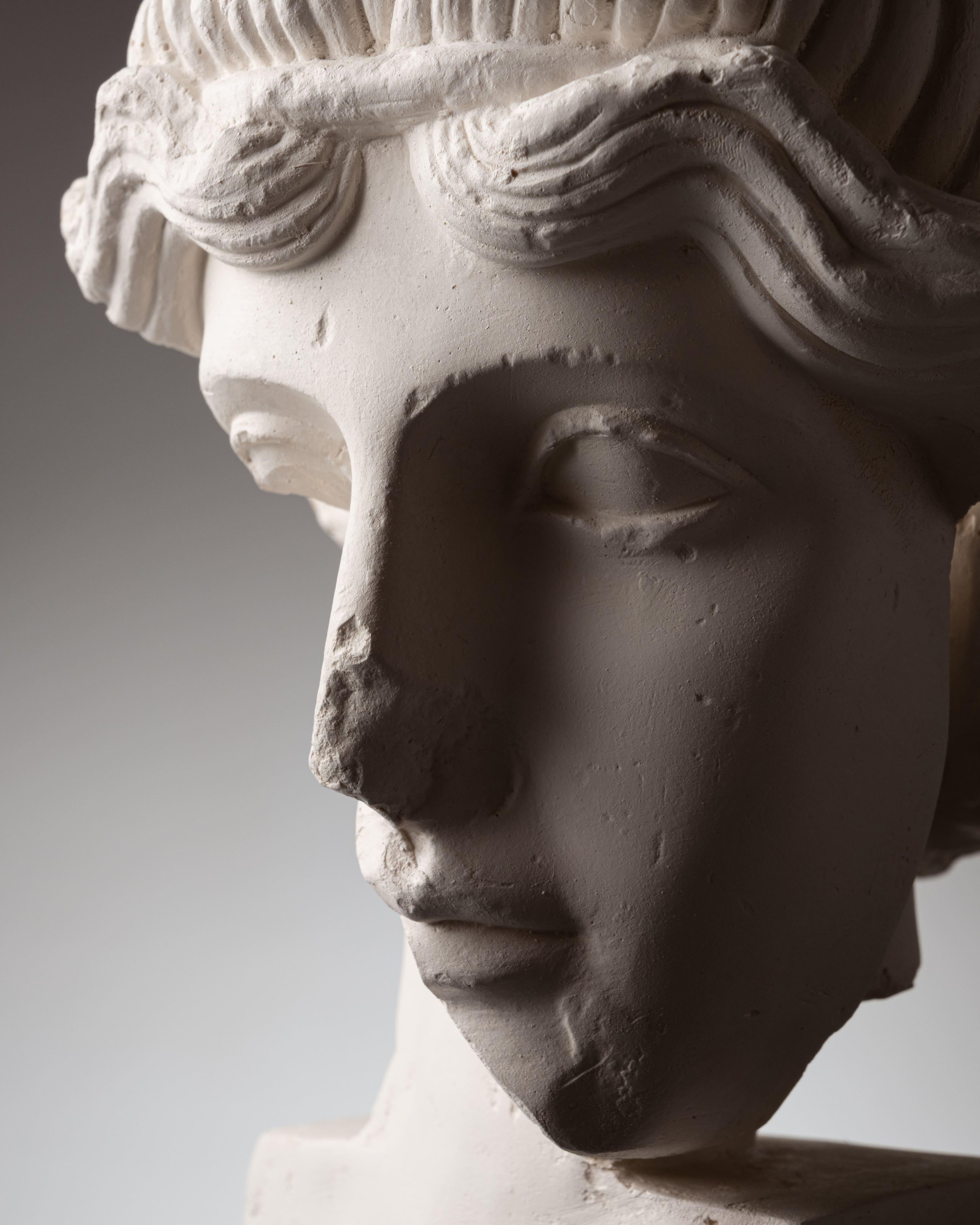 White plaster sculpture “FRAGMENT #9” For Sale 6