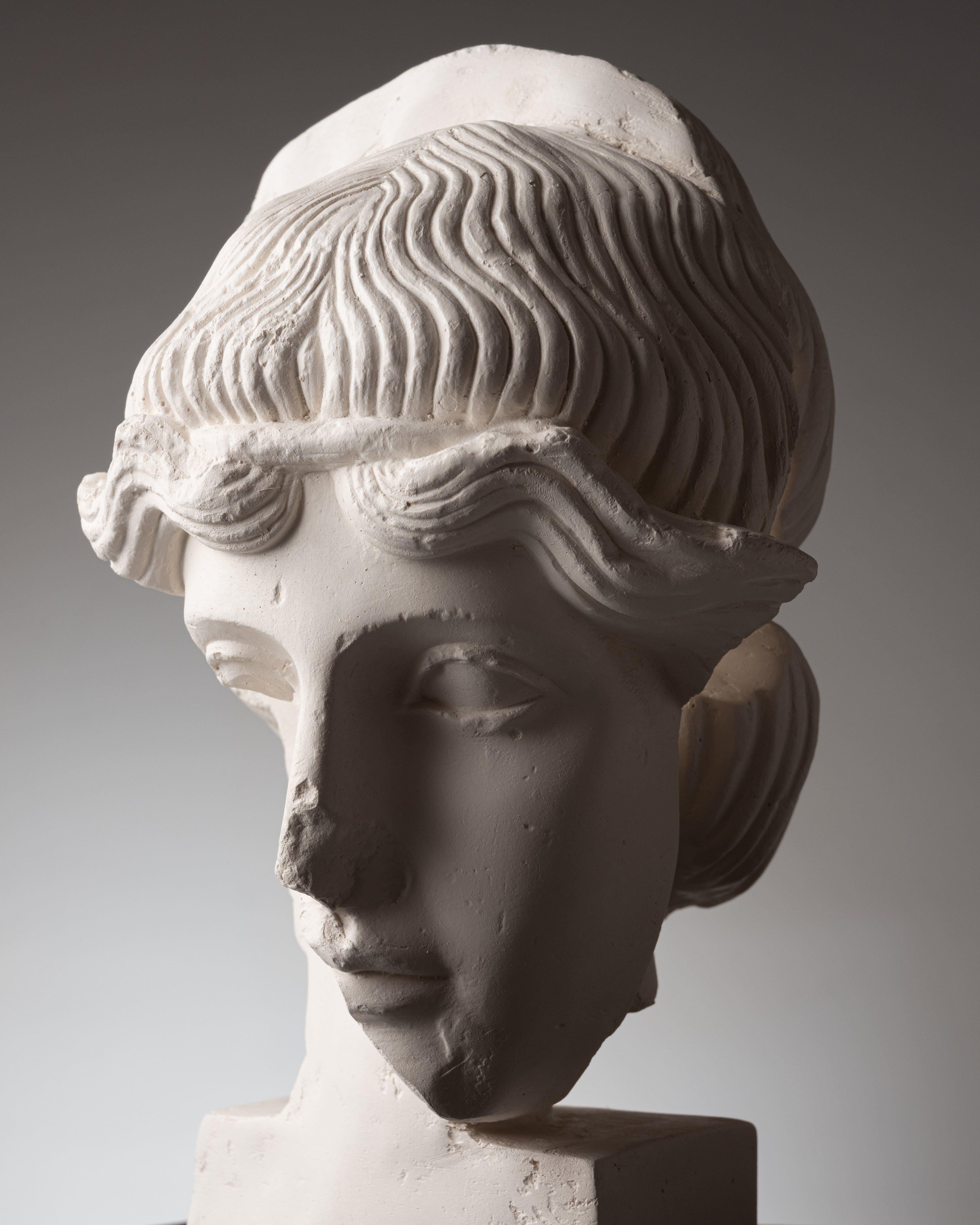 White plaster sculpture “FRAGMENT #9” For Sale 5