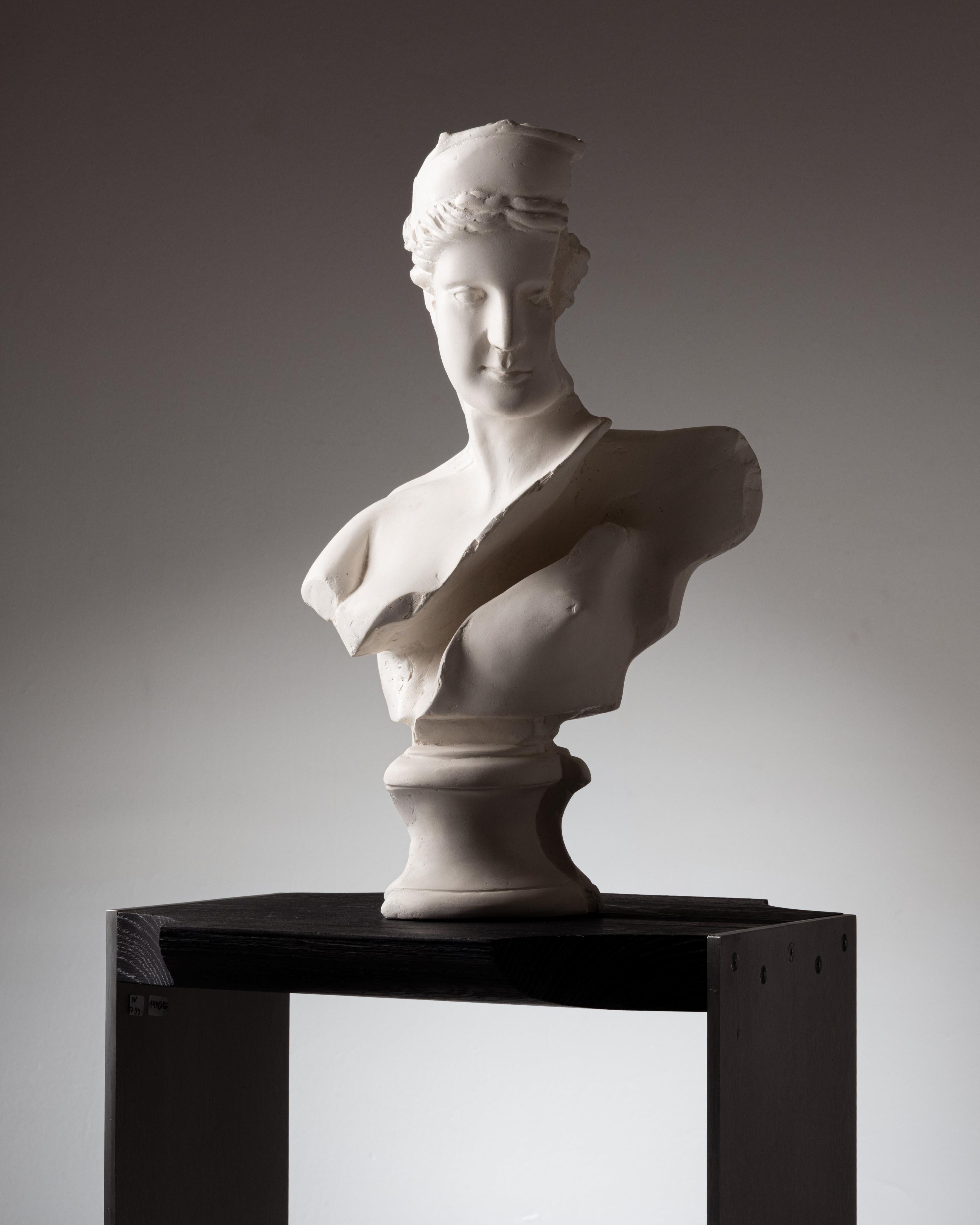 White plaster sculpture 