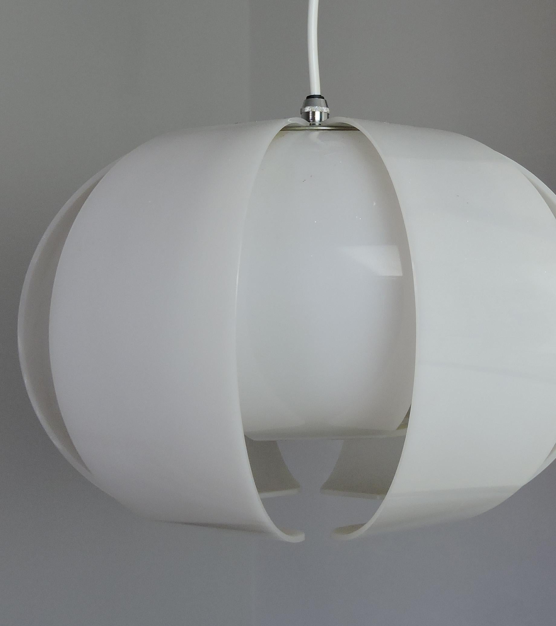 A white pendant light featuring curved plastic panels and a chromed metal top.